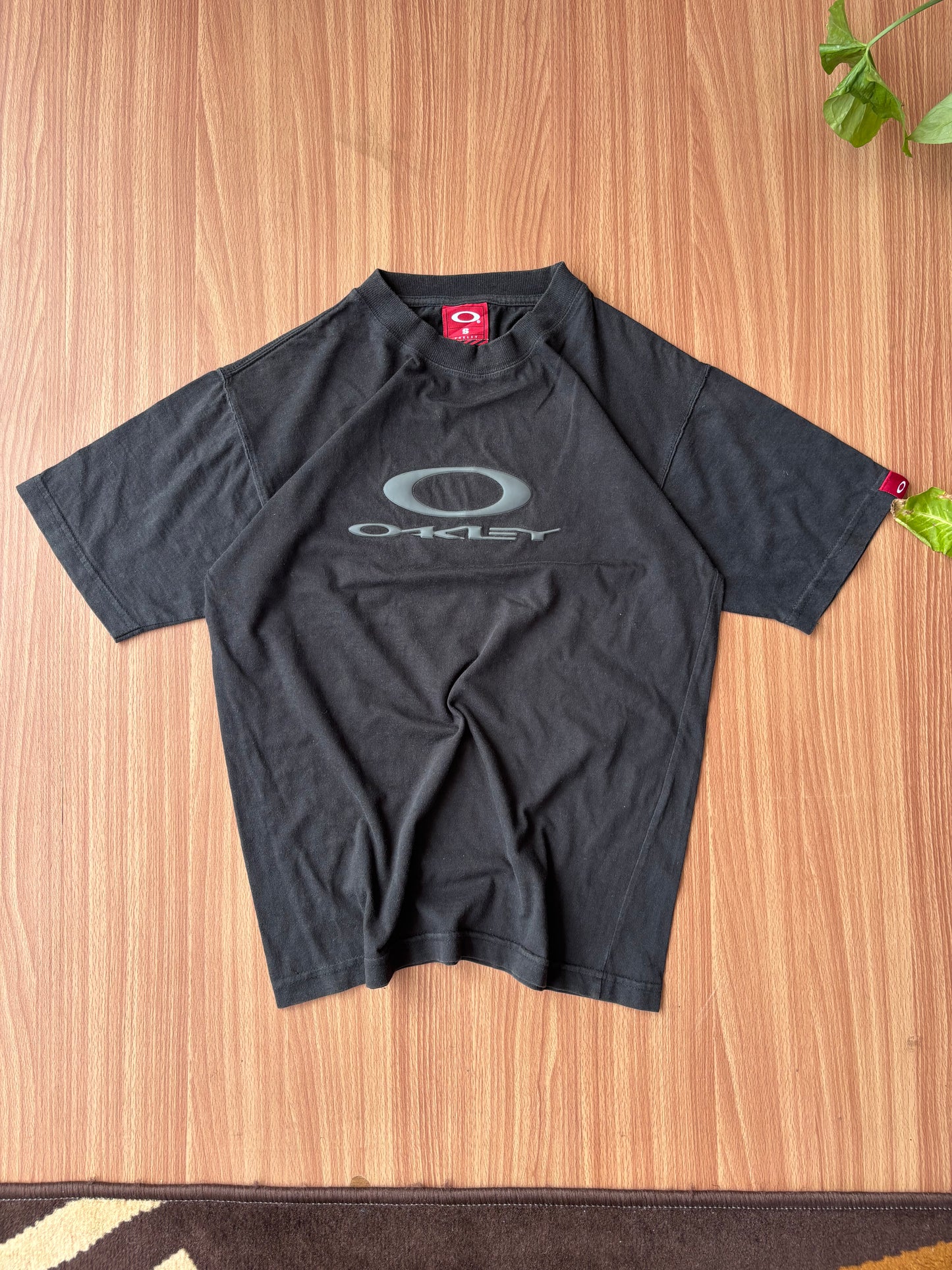 vintage Oakley Tee