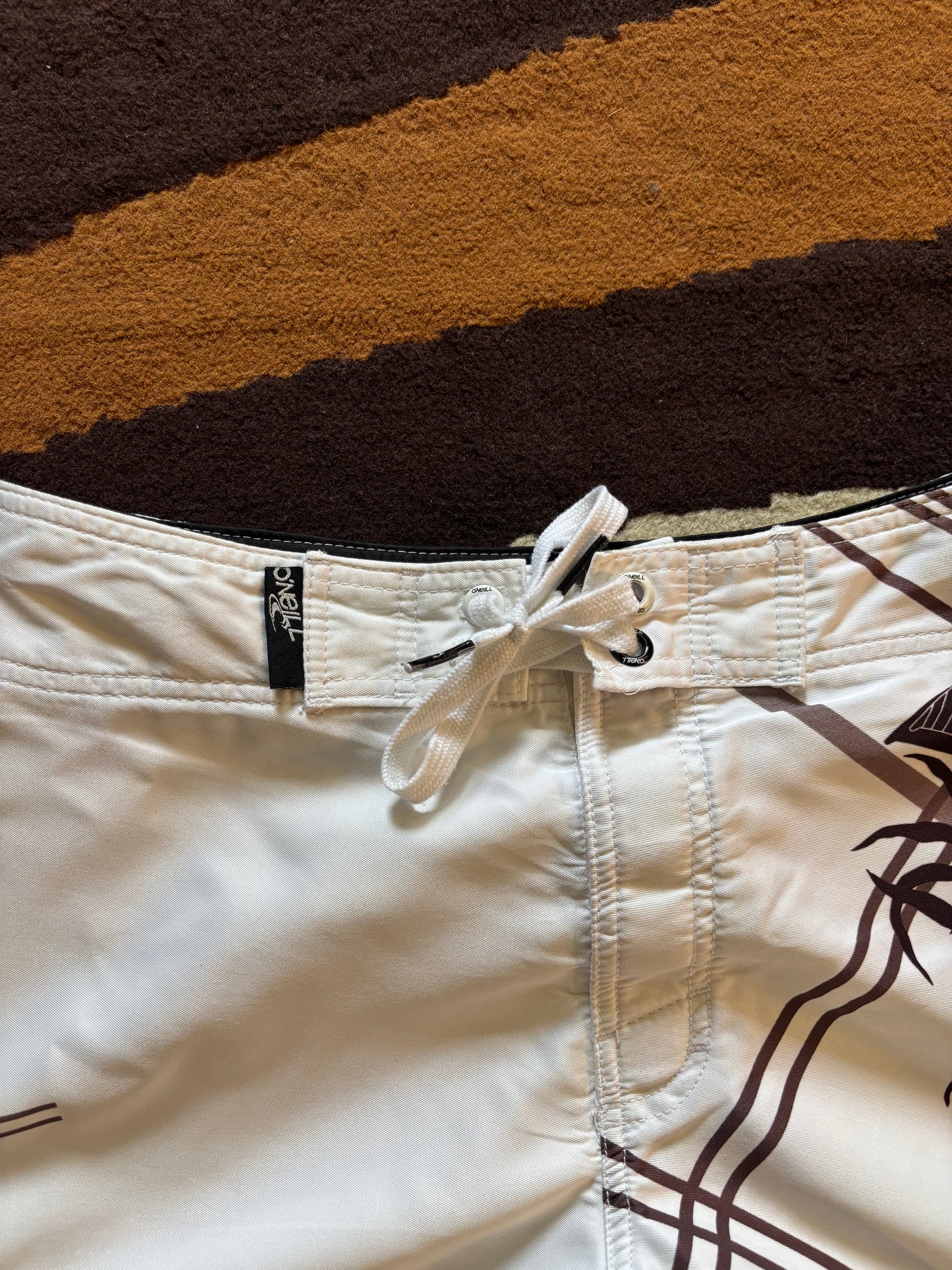 O'Neill floral print Boardies 33)