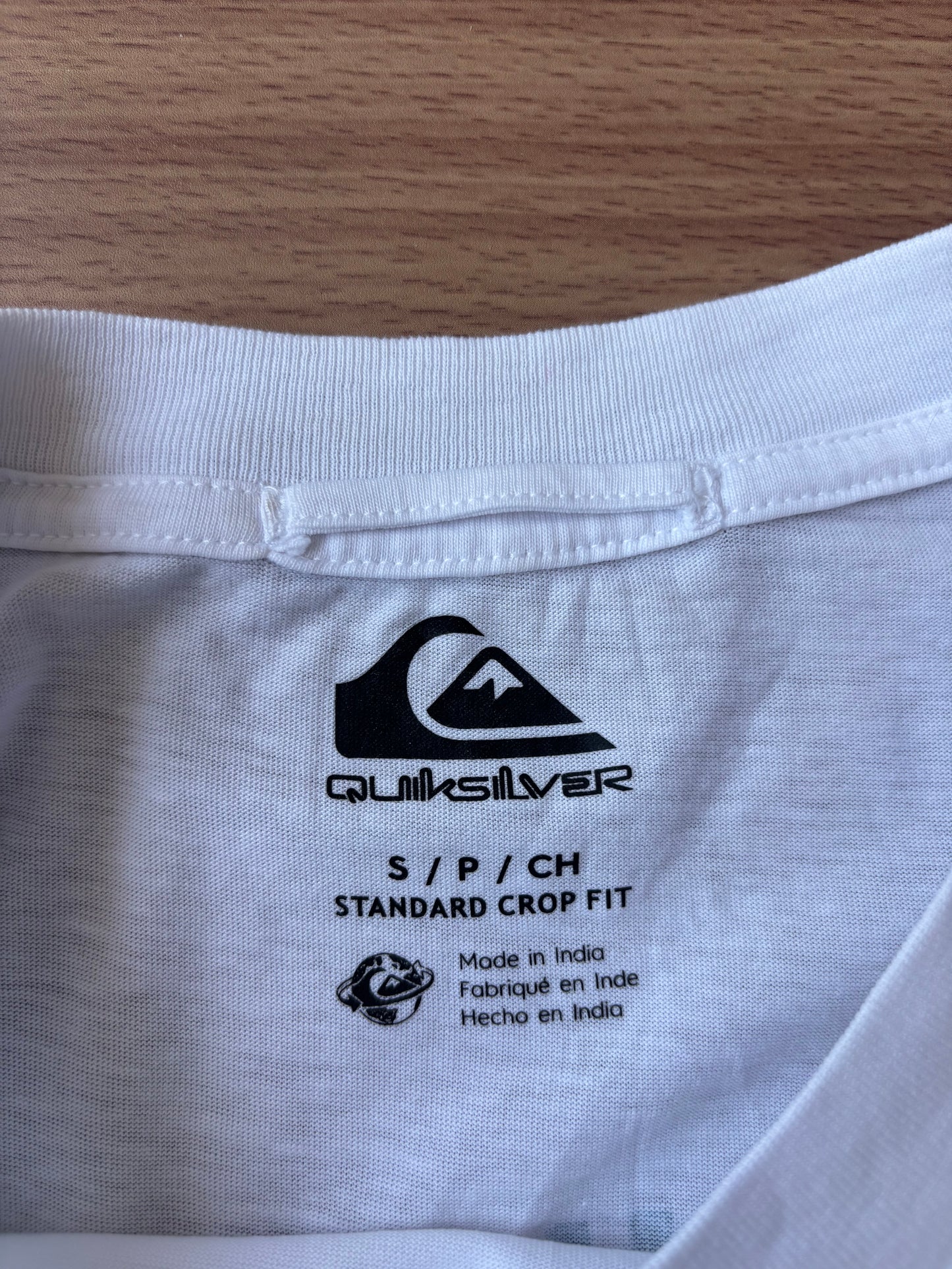 Quiksilver cropped top (S)