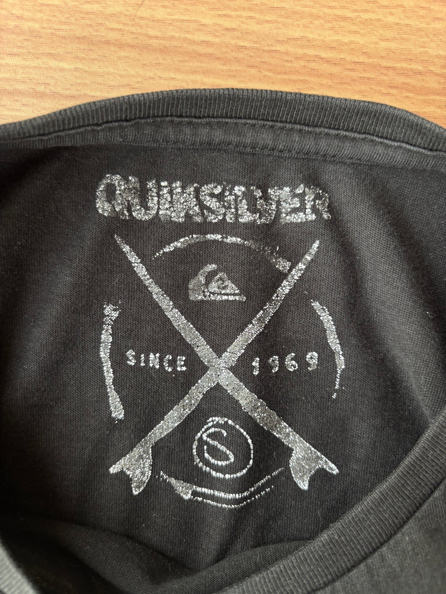 Quiksilver graphic tee (M)