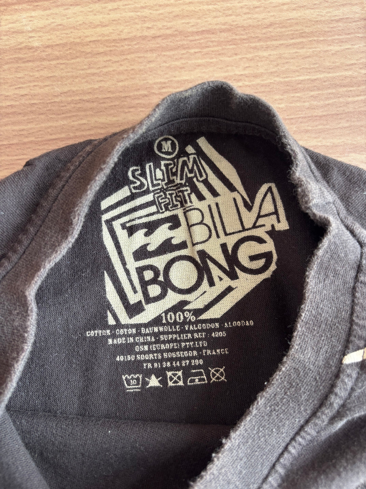 Billabong x metallica tee (M)