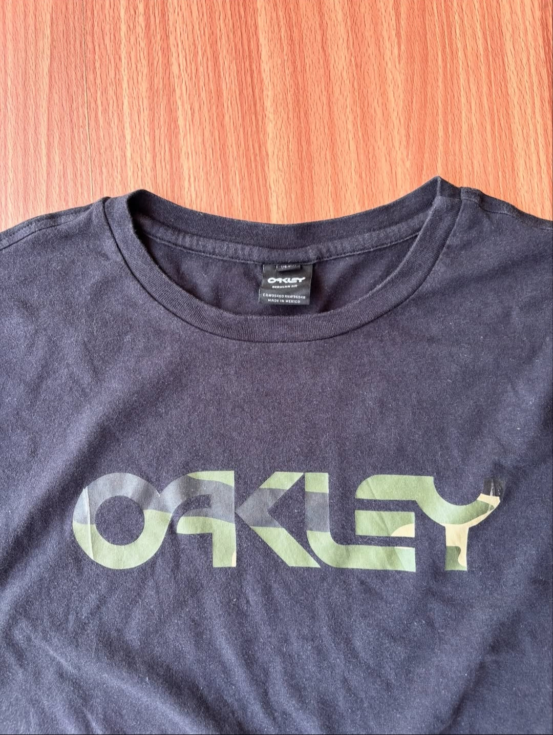 Oakley camo logo tee