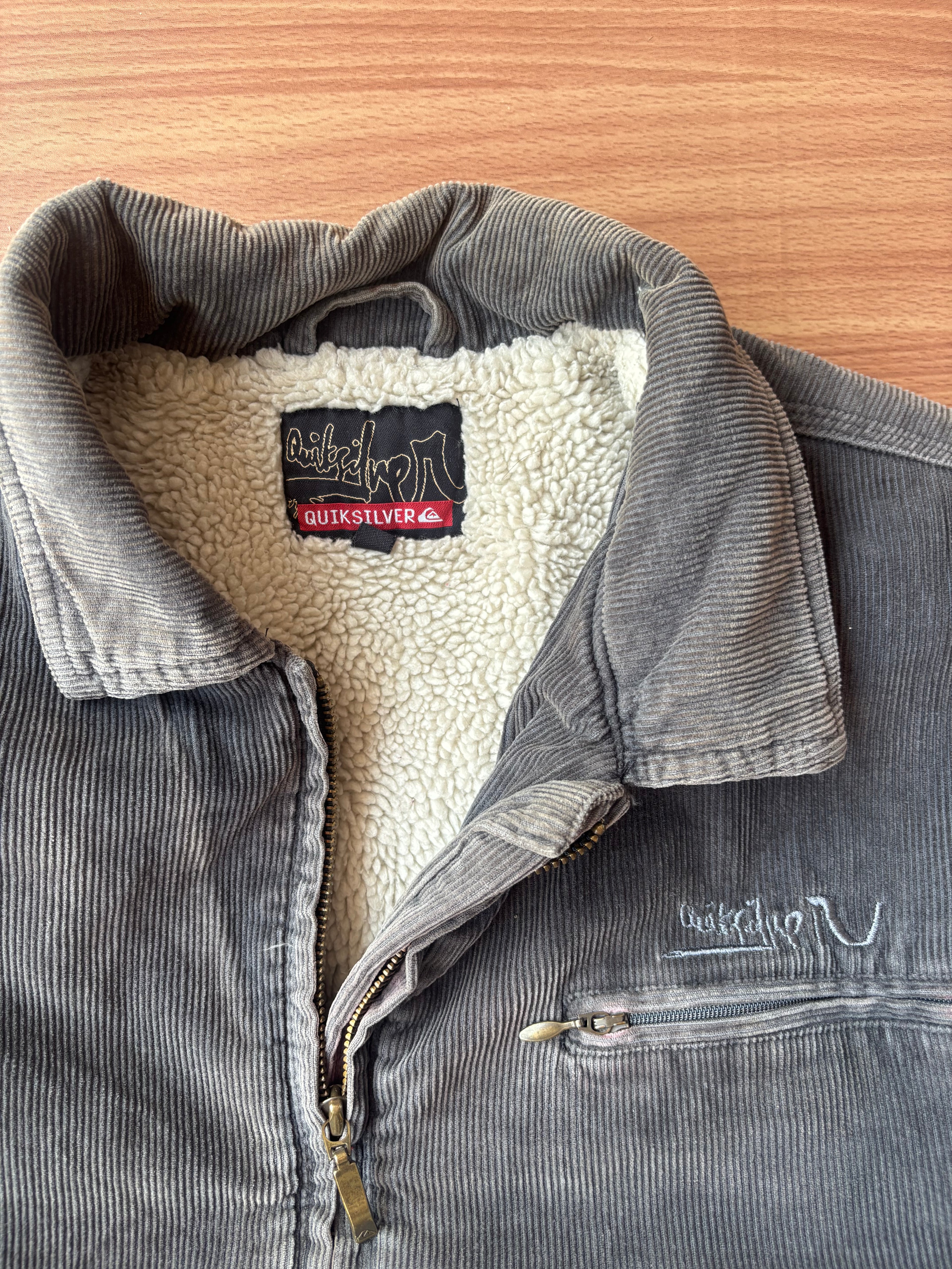 Quiksilver Vintage Corduroy fleece lined jacket (M)