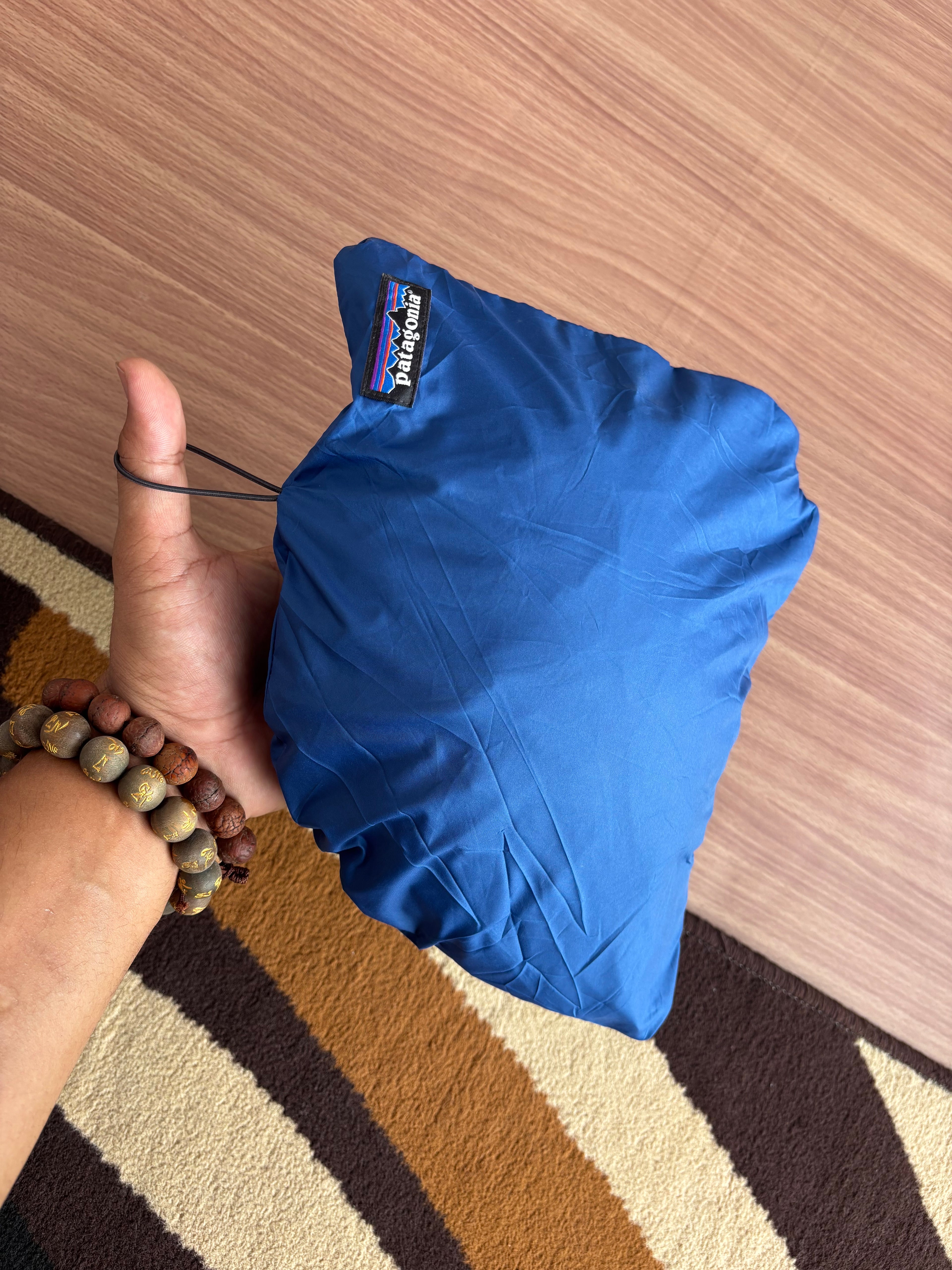 Patagonia packable windbreaker (L-XL)