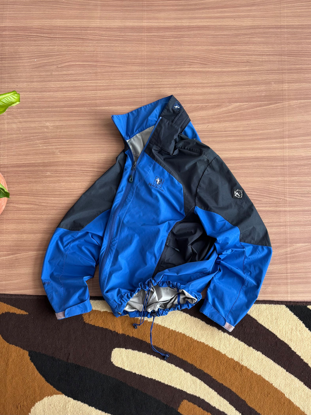 BlackYak windstopper shell (M)