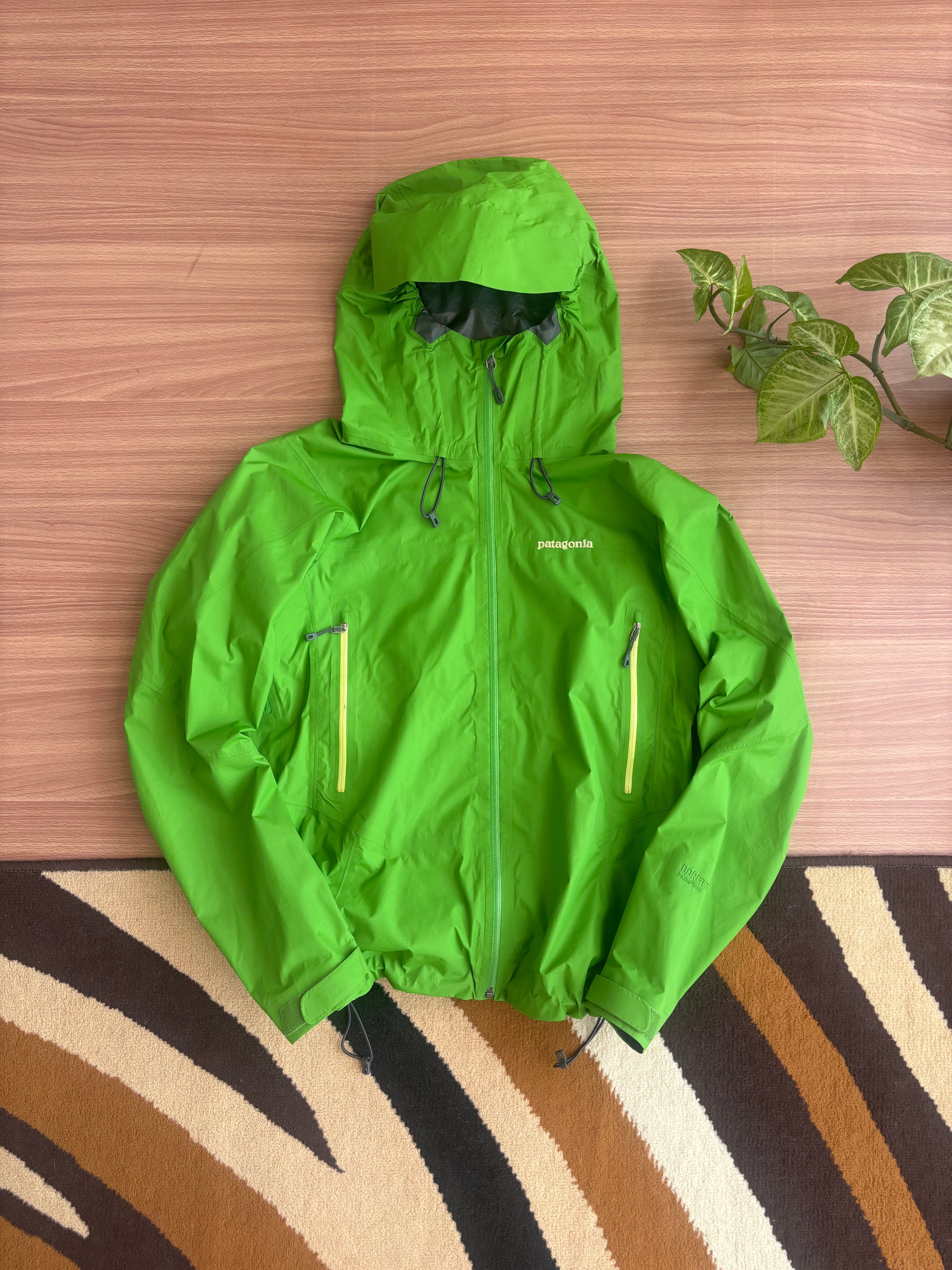 Patagonia Goretex packlite 3L shell (M)