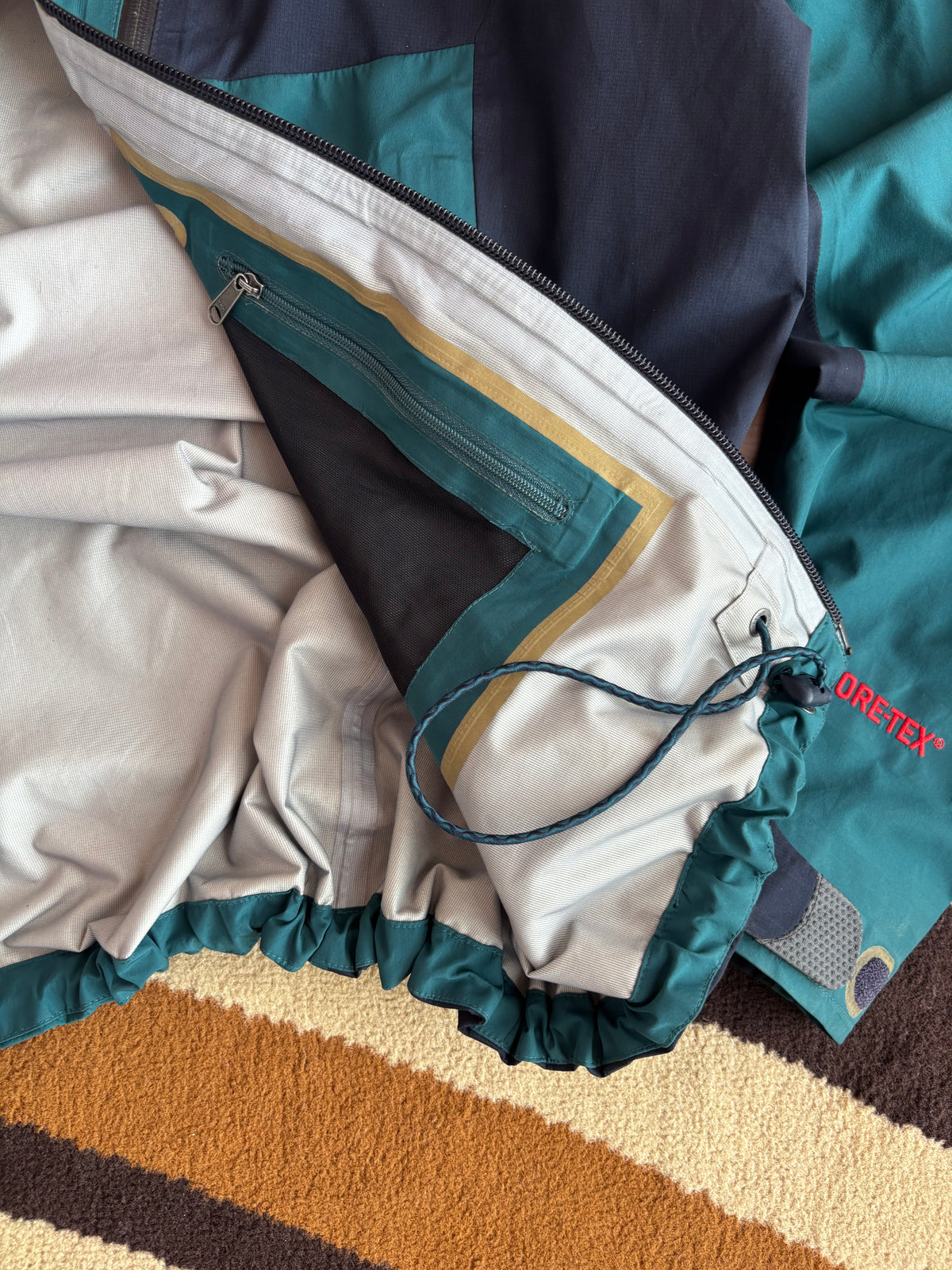 Montbell Zero point goretex shell (M-L)