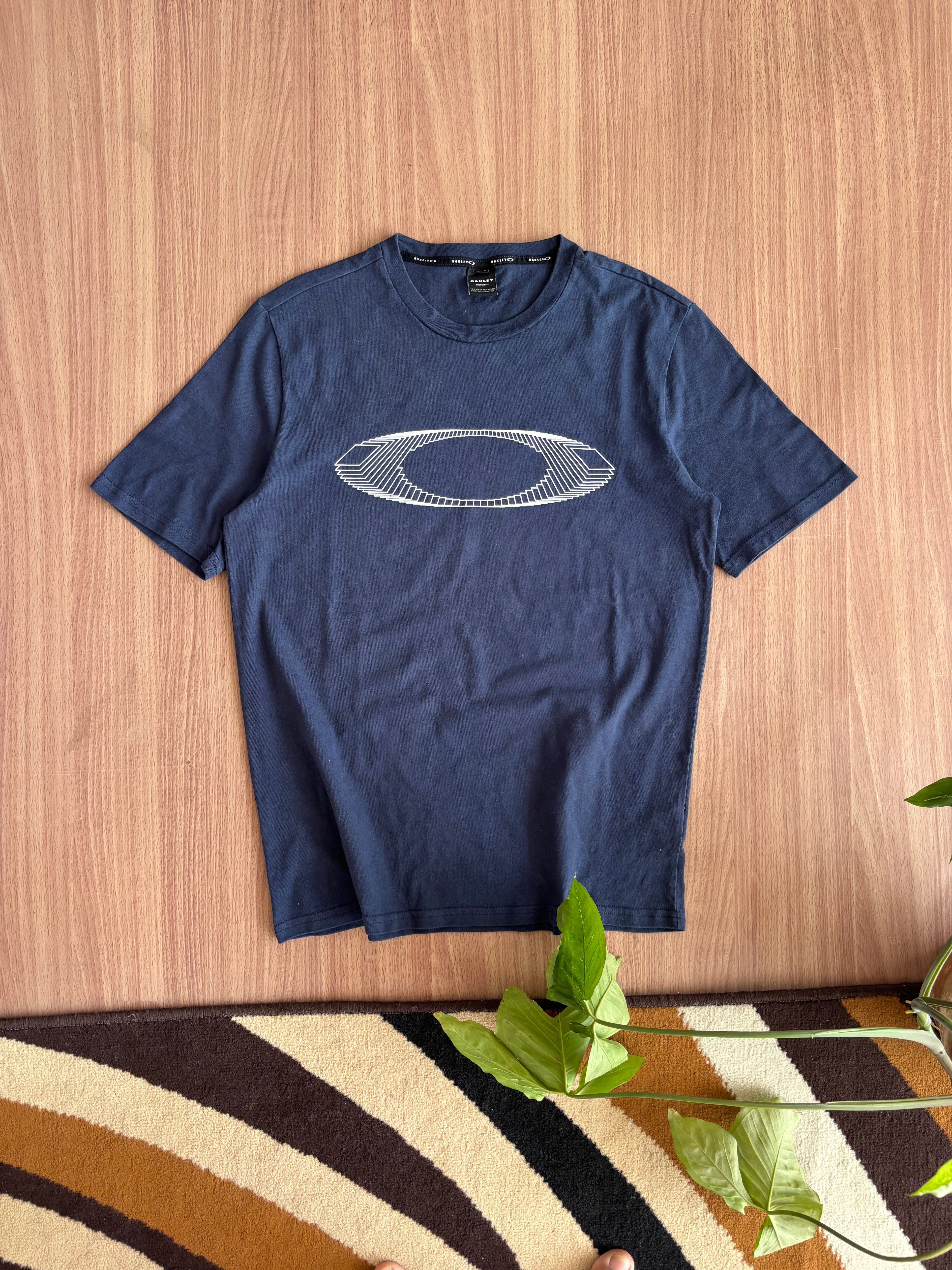 Oakley tee
