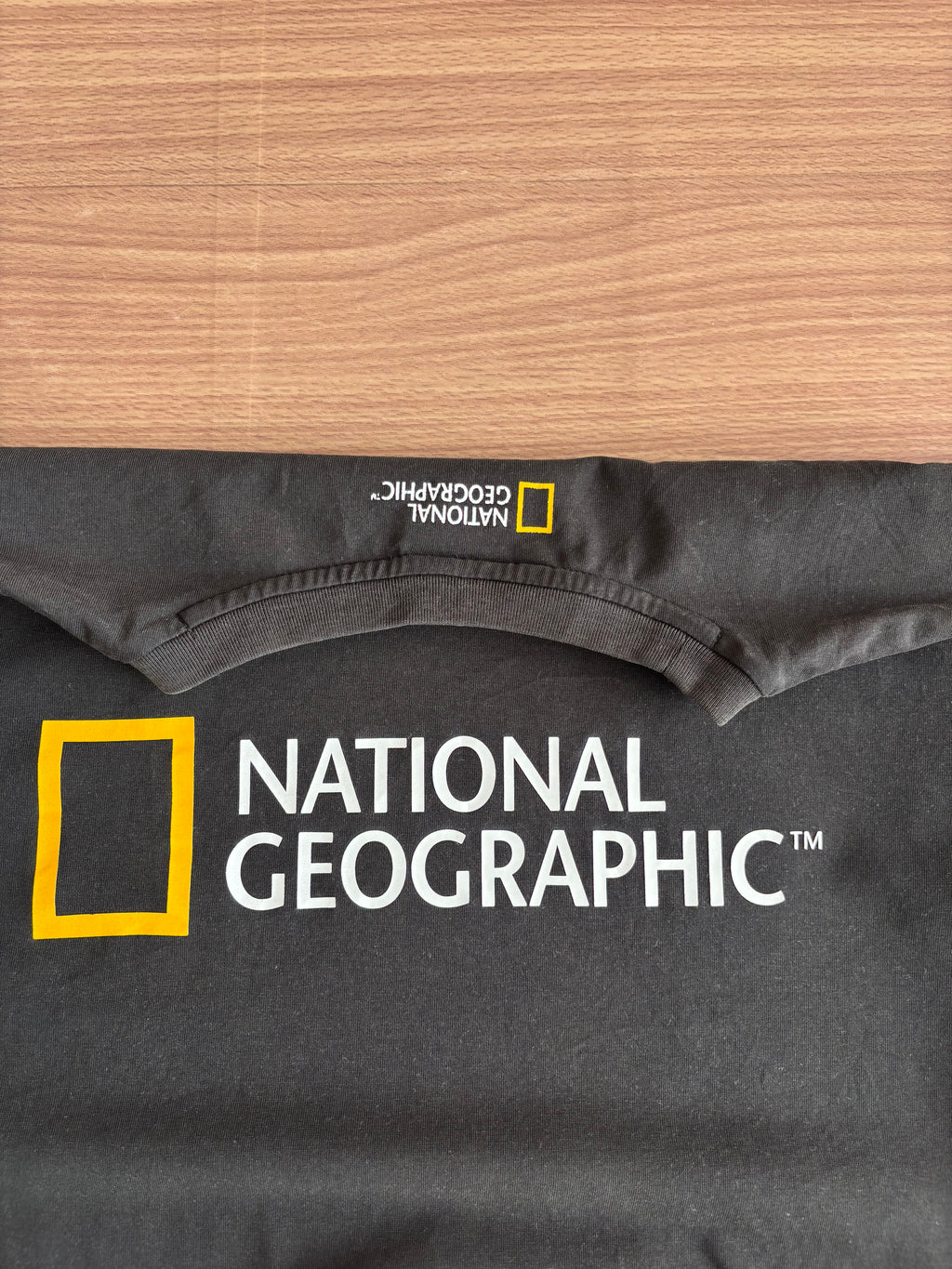 National Geographic tee (M)