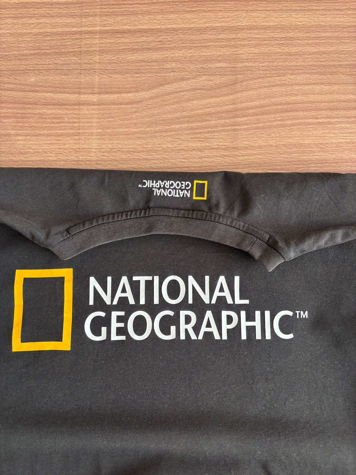 National Geographic tee (M)