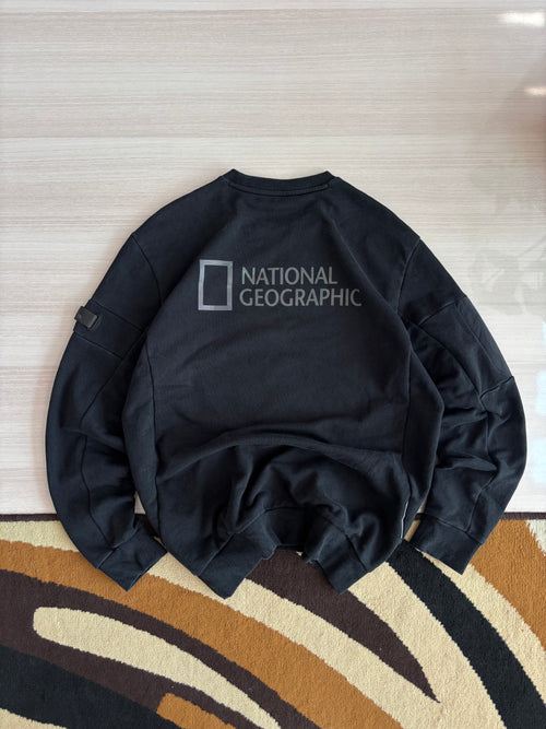 Nat Geo holographic sweatshirt (M-L)