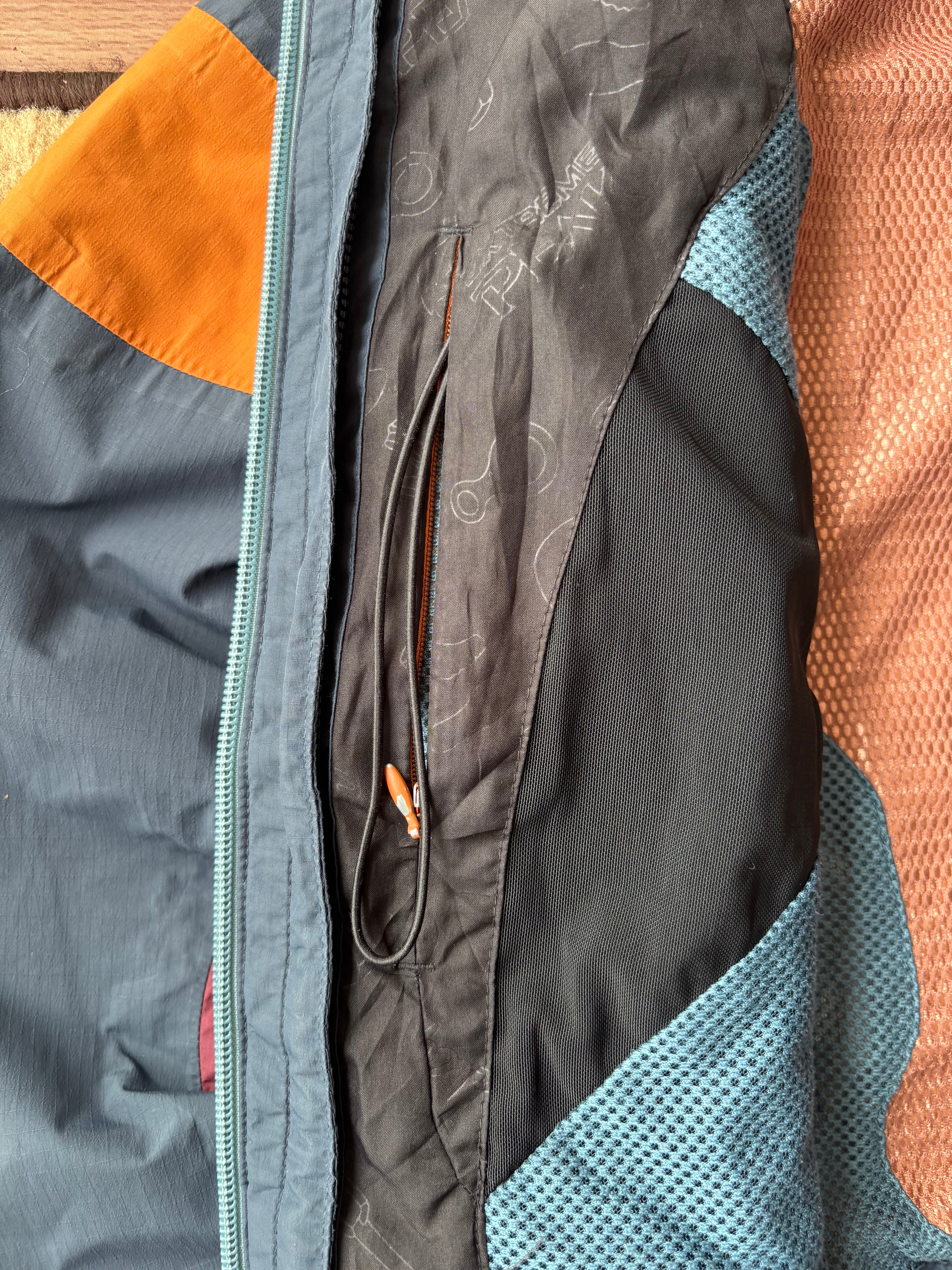 BlackYak Extreme peak Goretex Shell (L)
