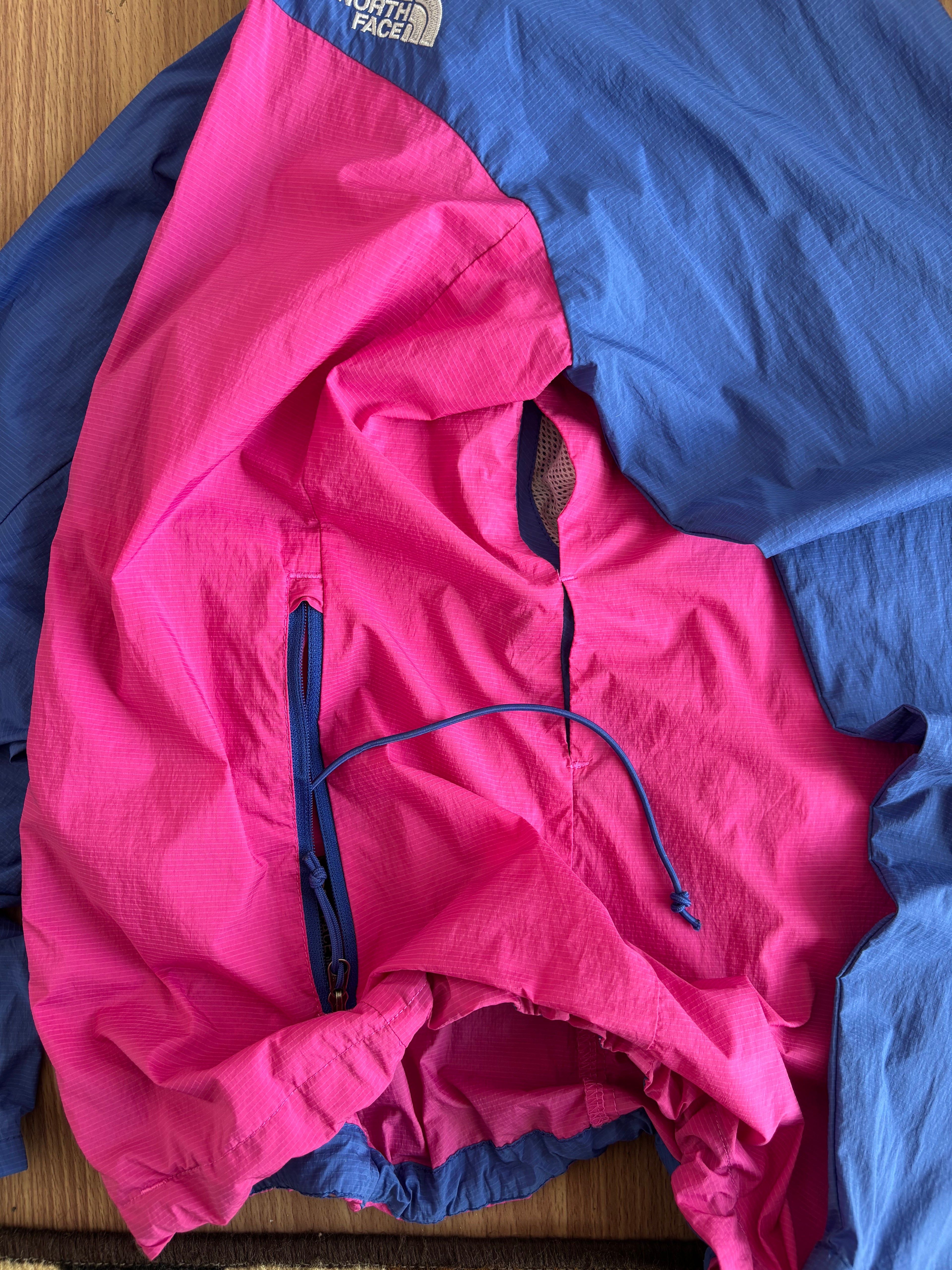 TNF ultralight packable windstopper