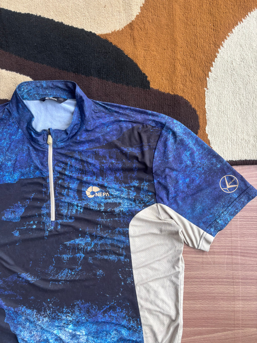 Nepa graphic tee (L)