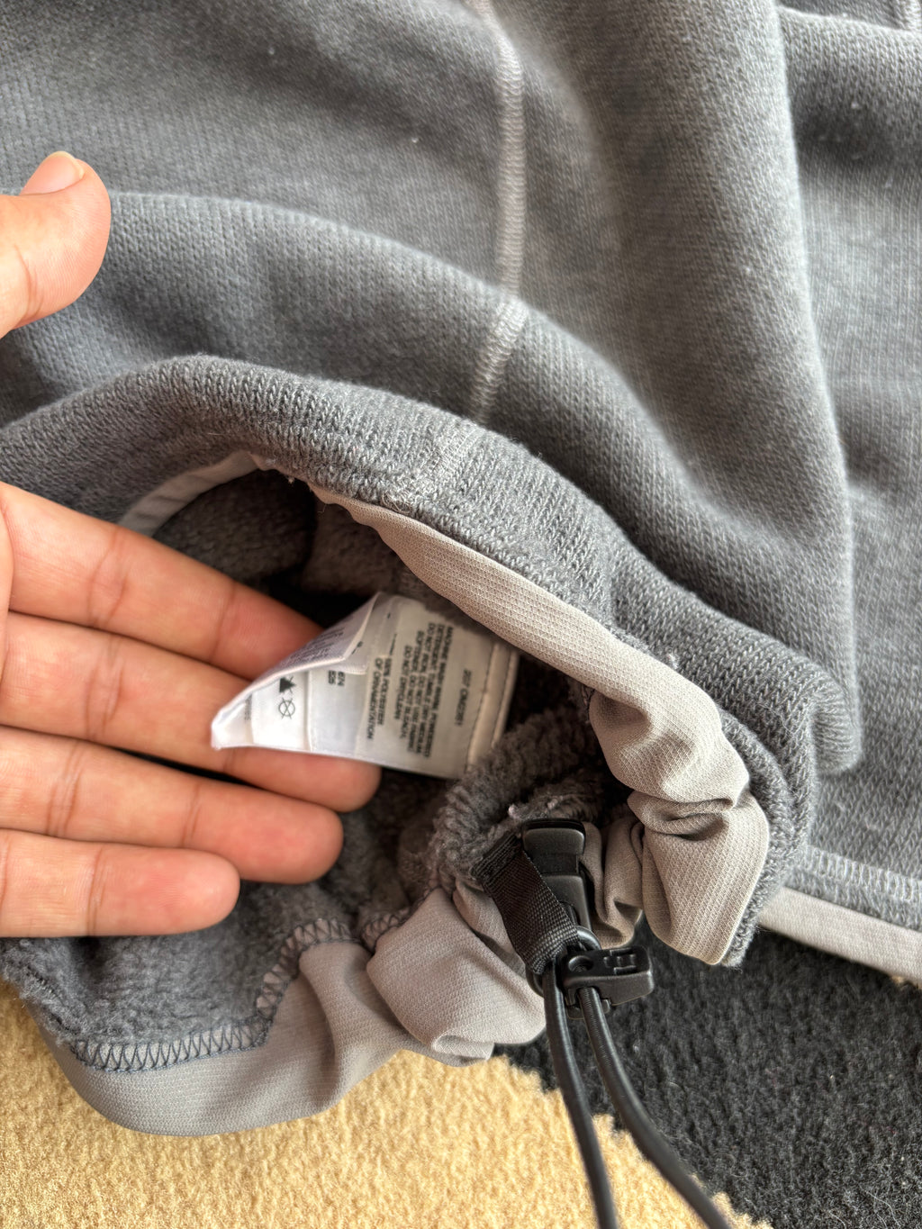 Mountain hardwear polartec fleece (L)