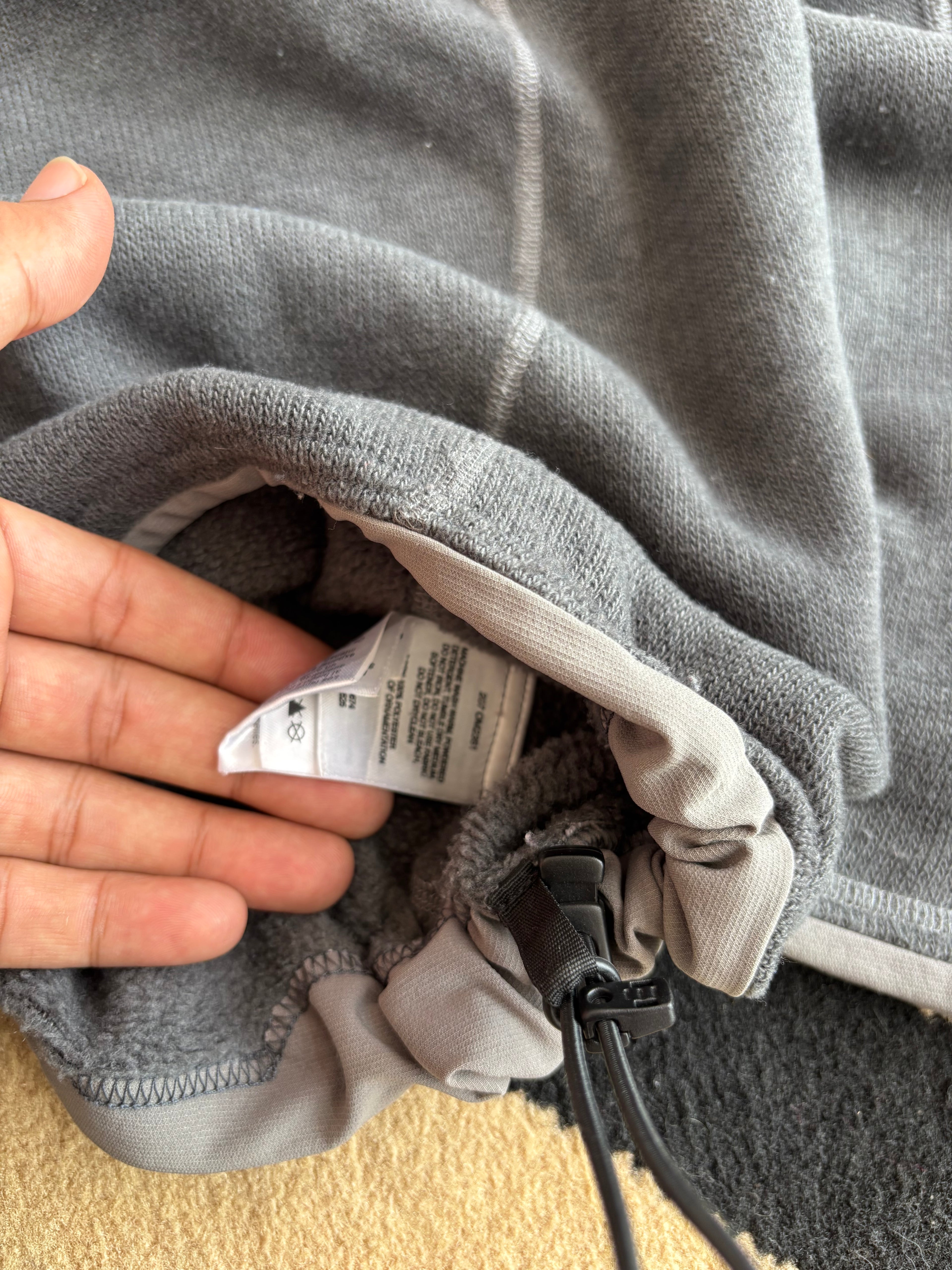 Mountain hardwear polartec fleece (L)