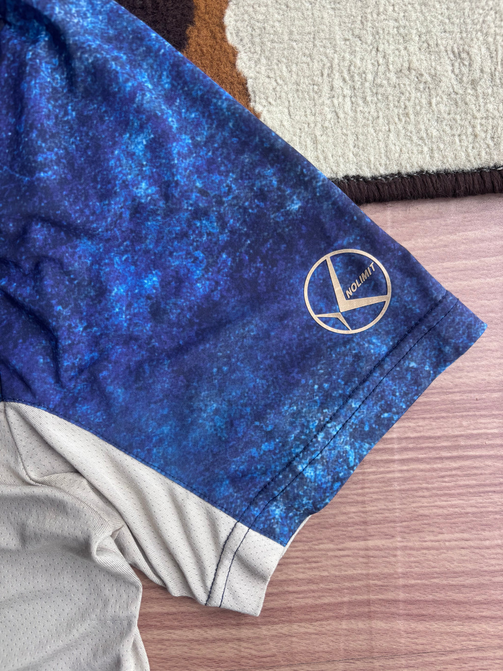 Nepa graphic tee (L)