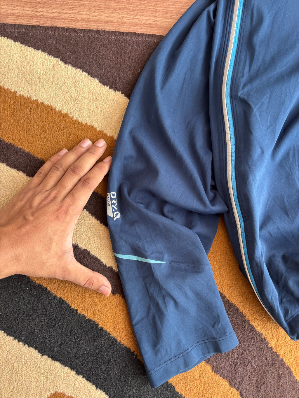 Mountain hardwear DryQ light shell (XL)