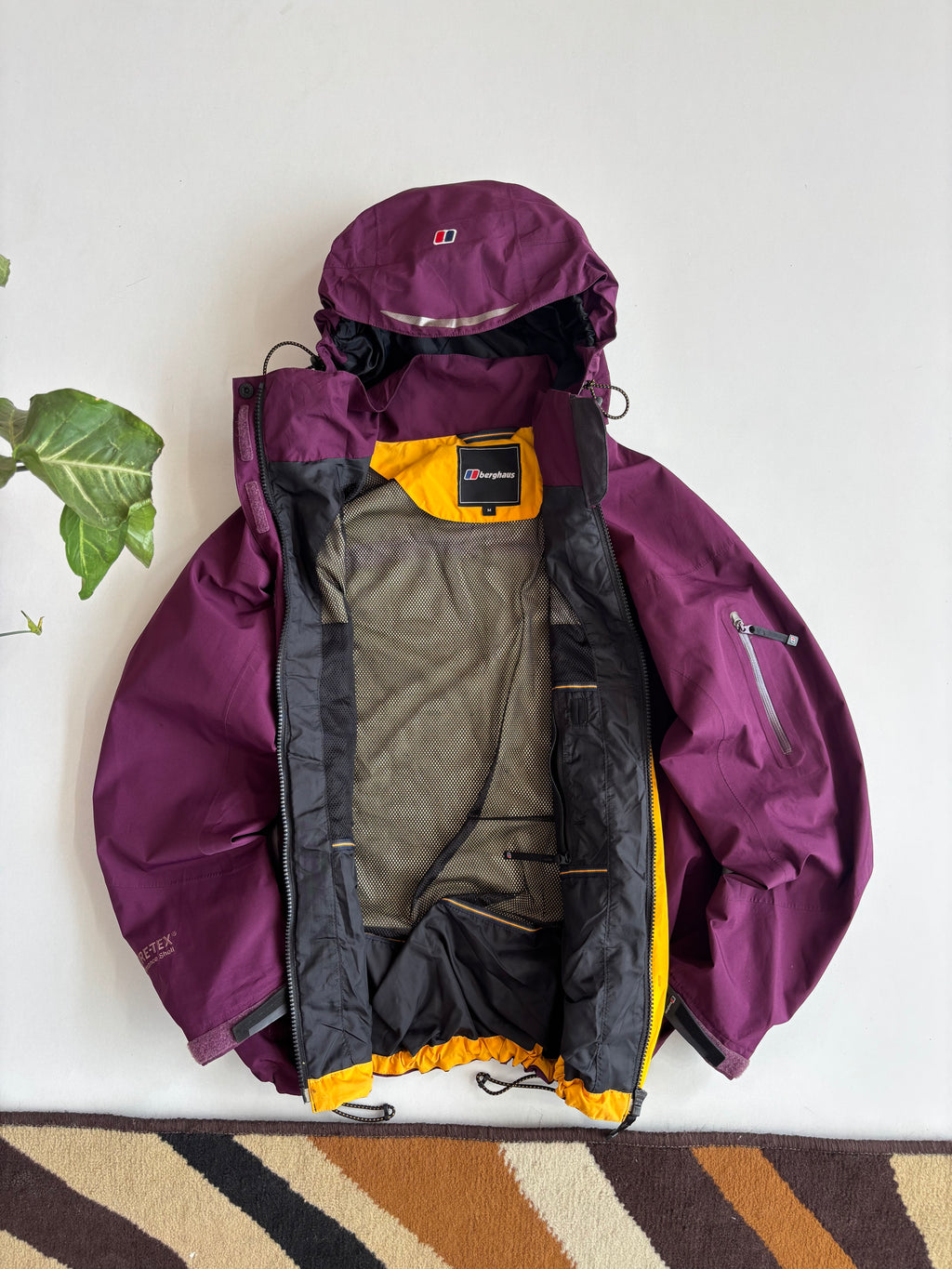 Berghaus Goretex performance shell (S)