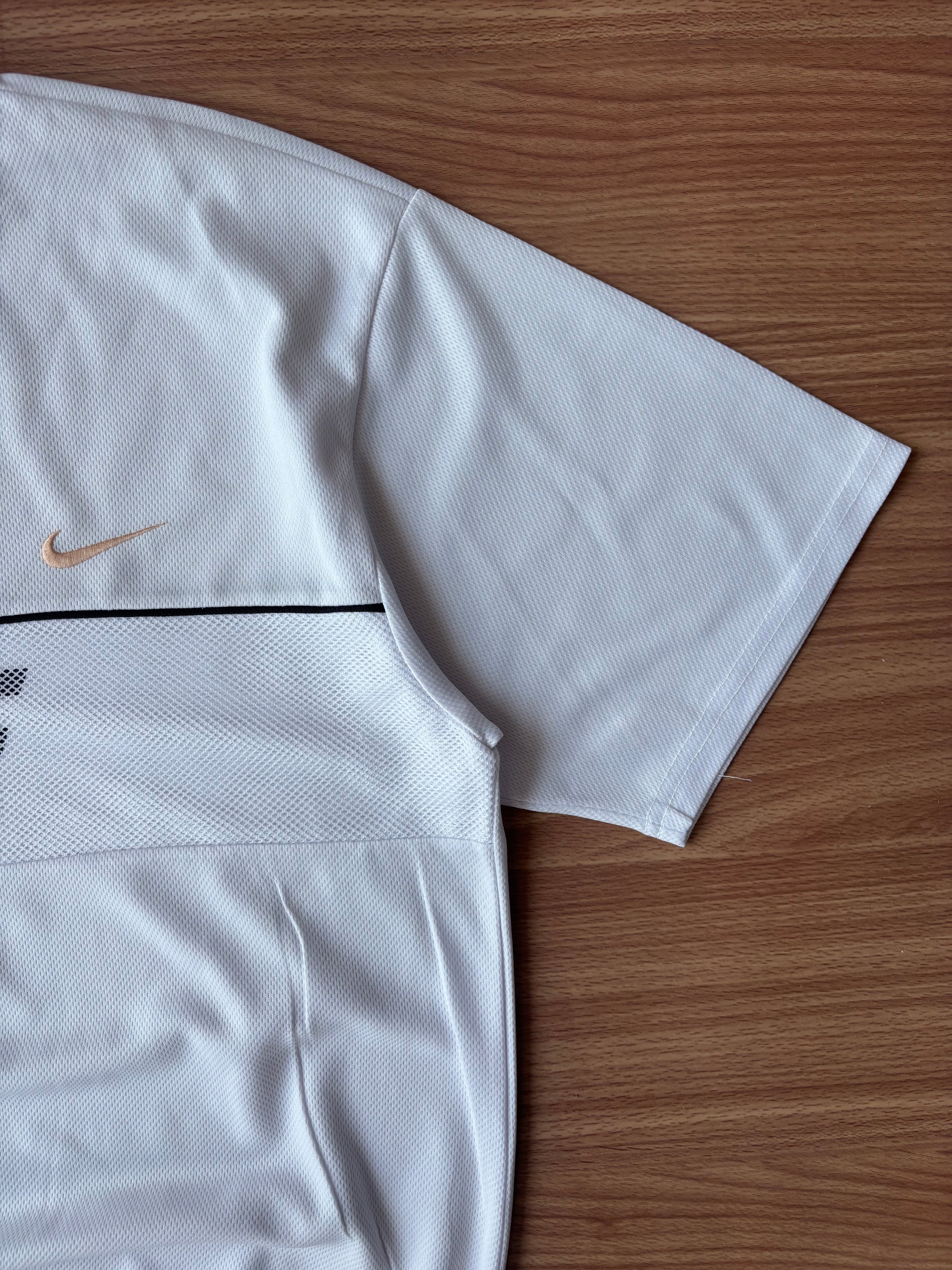 90’s Nike spellout tee
