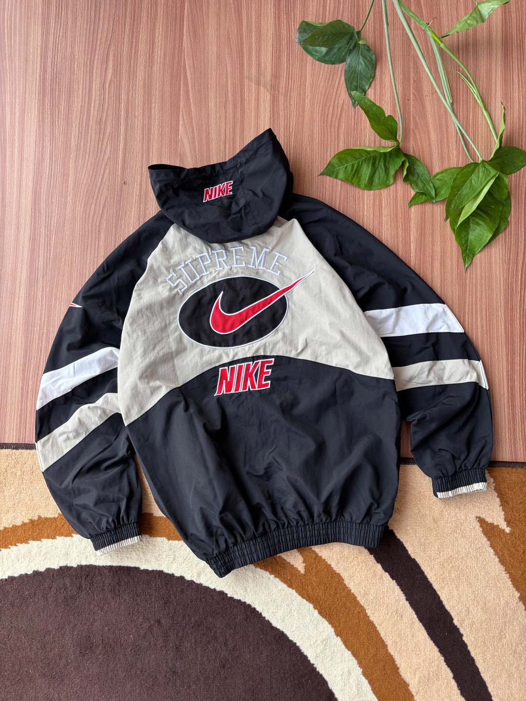 supreme x nike (not authentic)