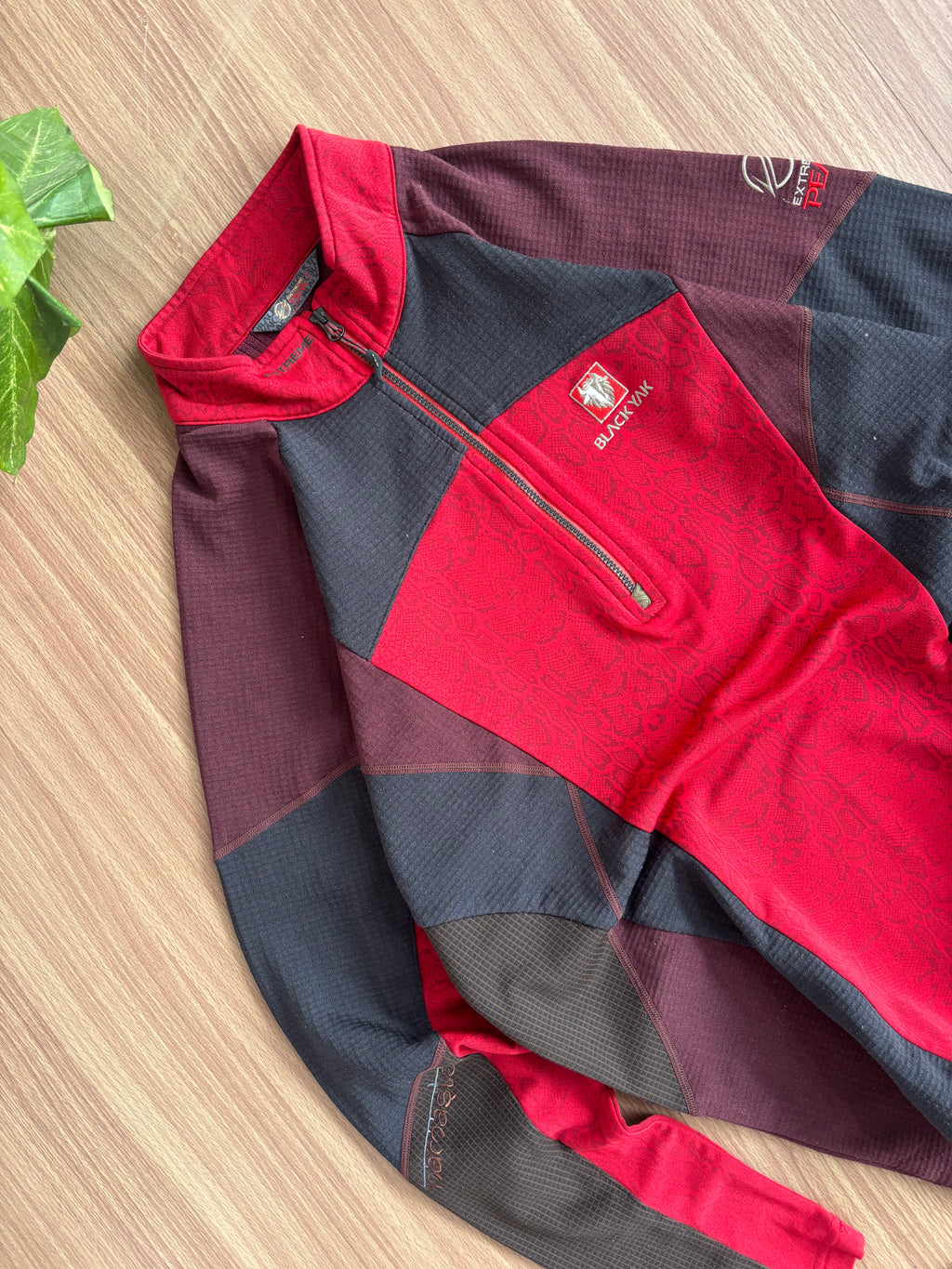 Black Yak full sleeve tee (M)