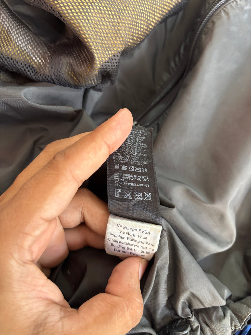 The North Face summitseries shell (L)