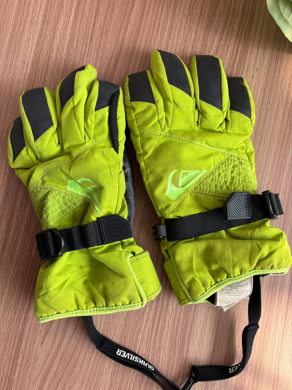 Quiksilver gloves