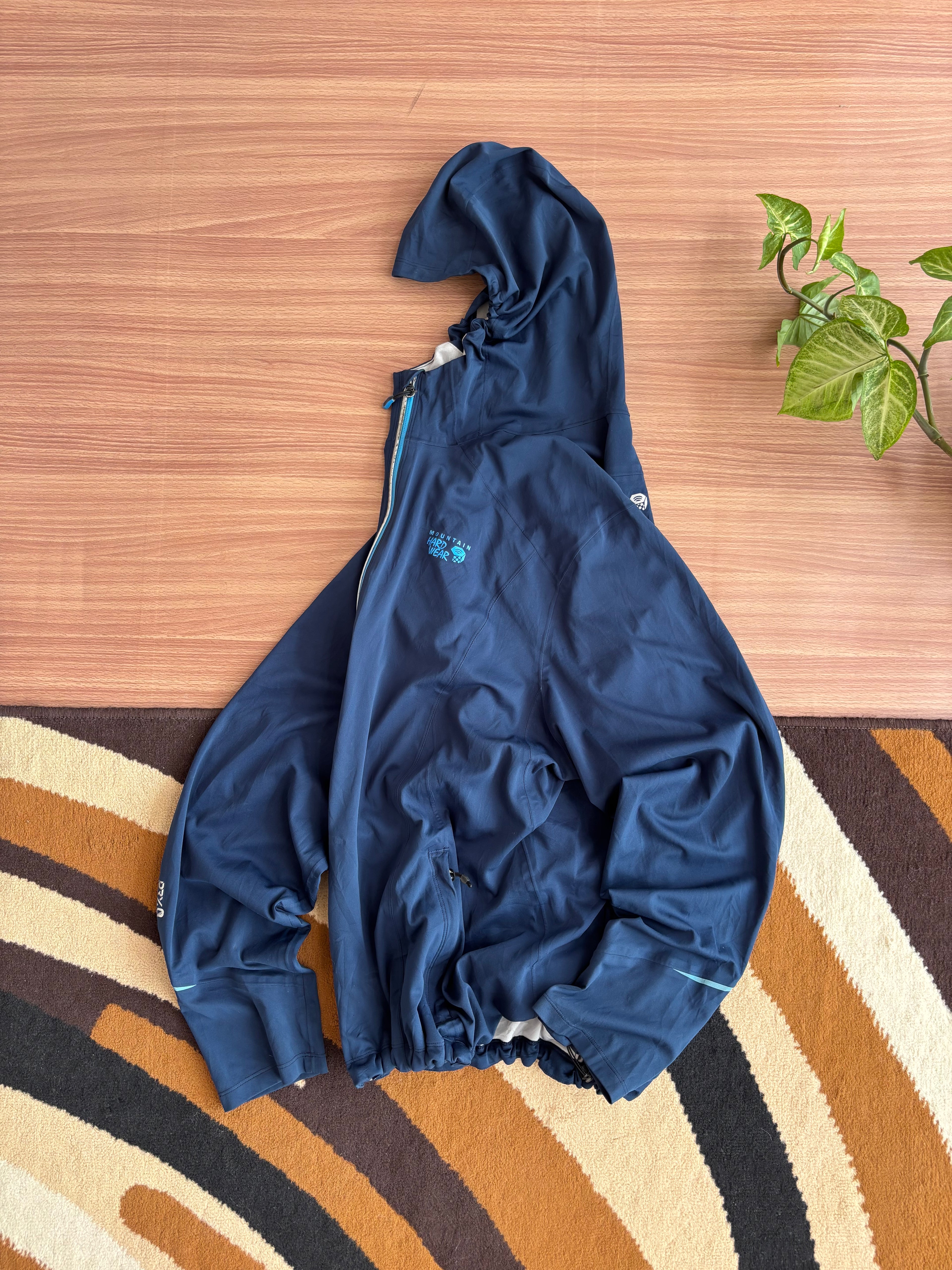Mountain hardwear DryQ light shell (XL)