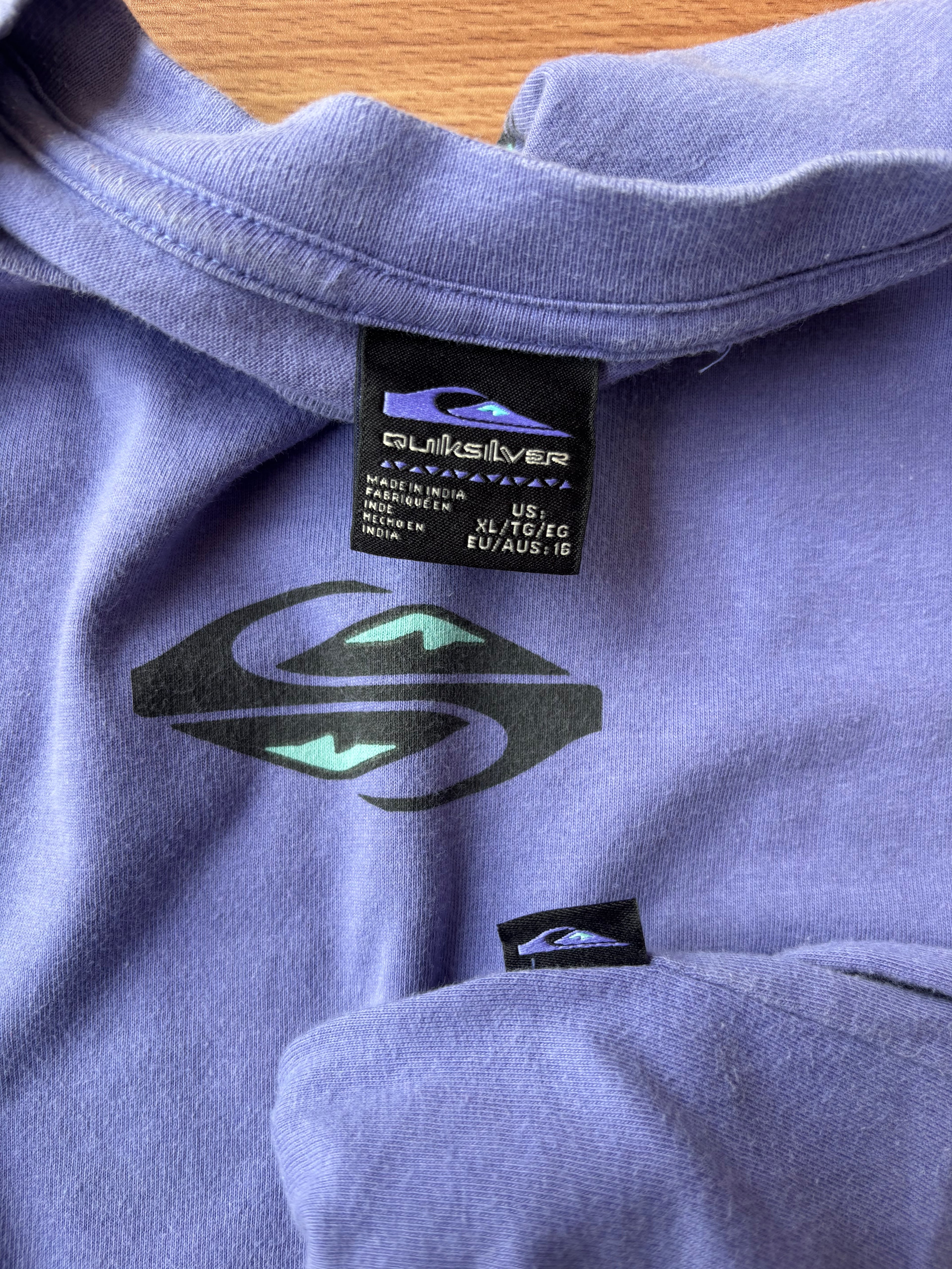 Quiksilver mid logo tee(M/L)