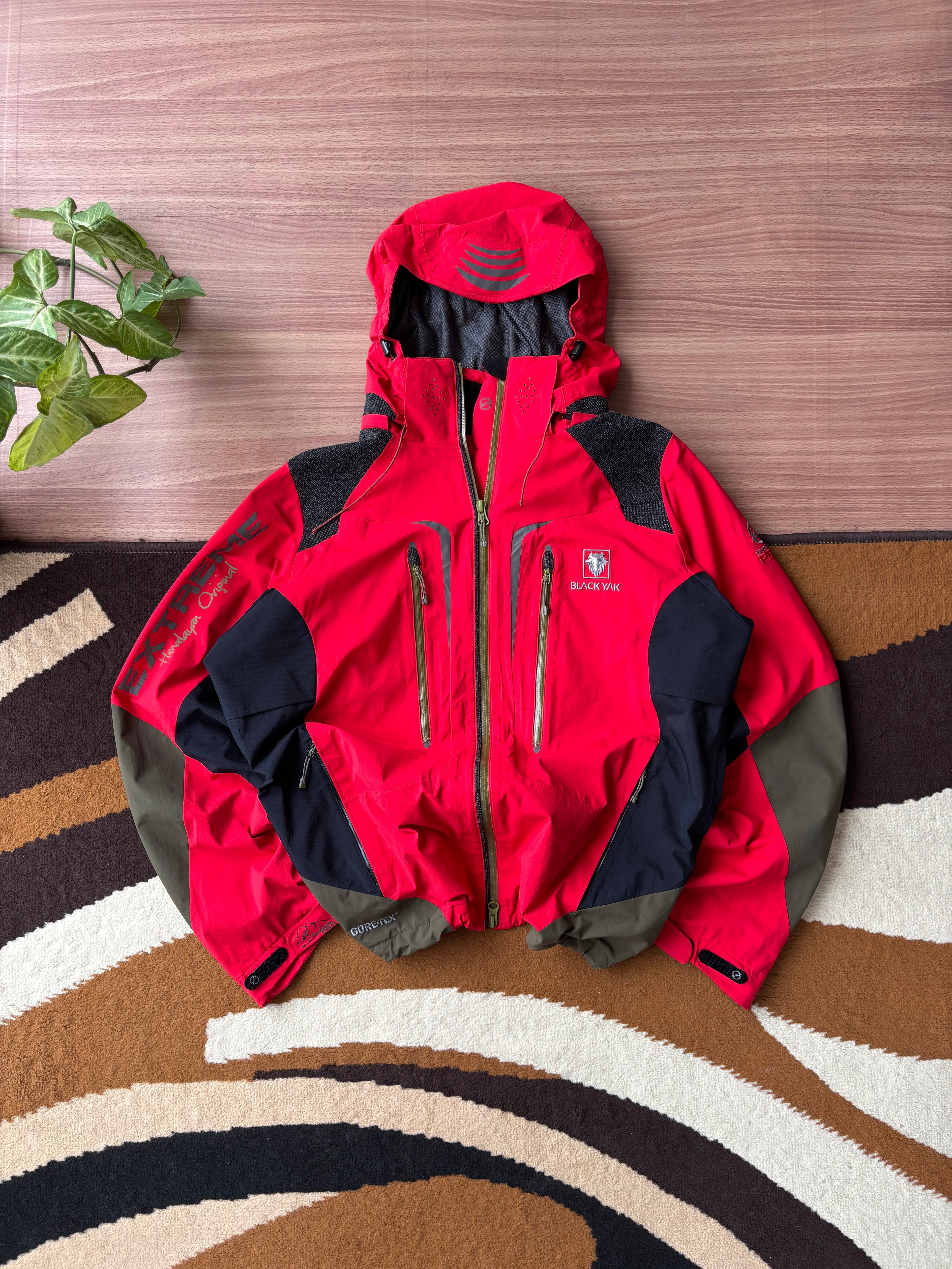 BlackYak extreme peak Goretex shell (L)
