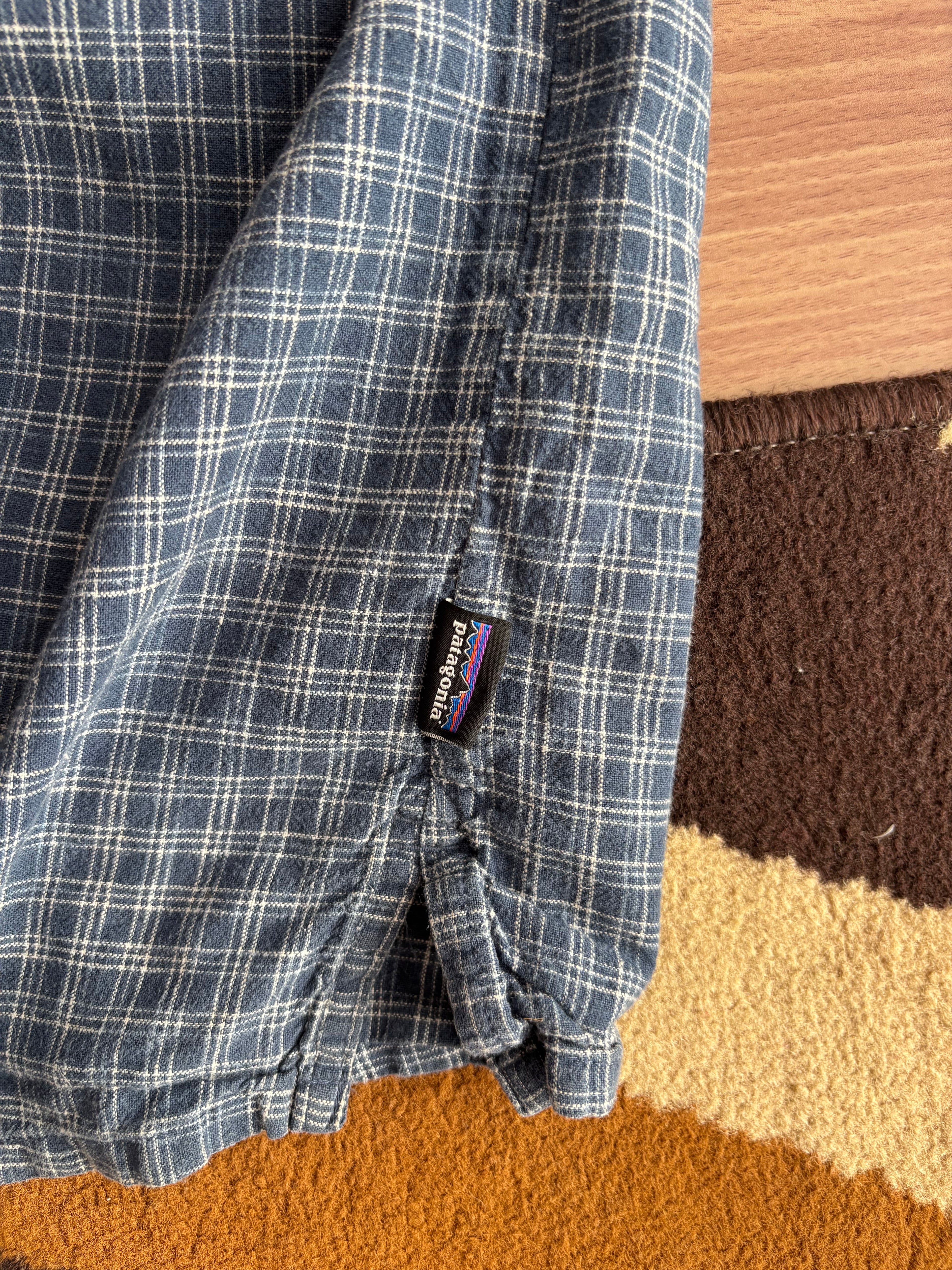 Patagonia shirt (L)
