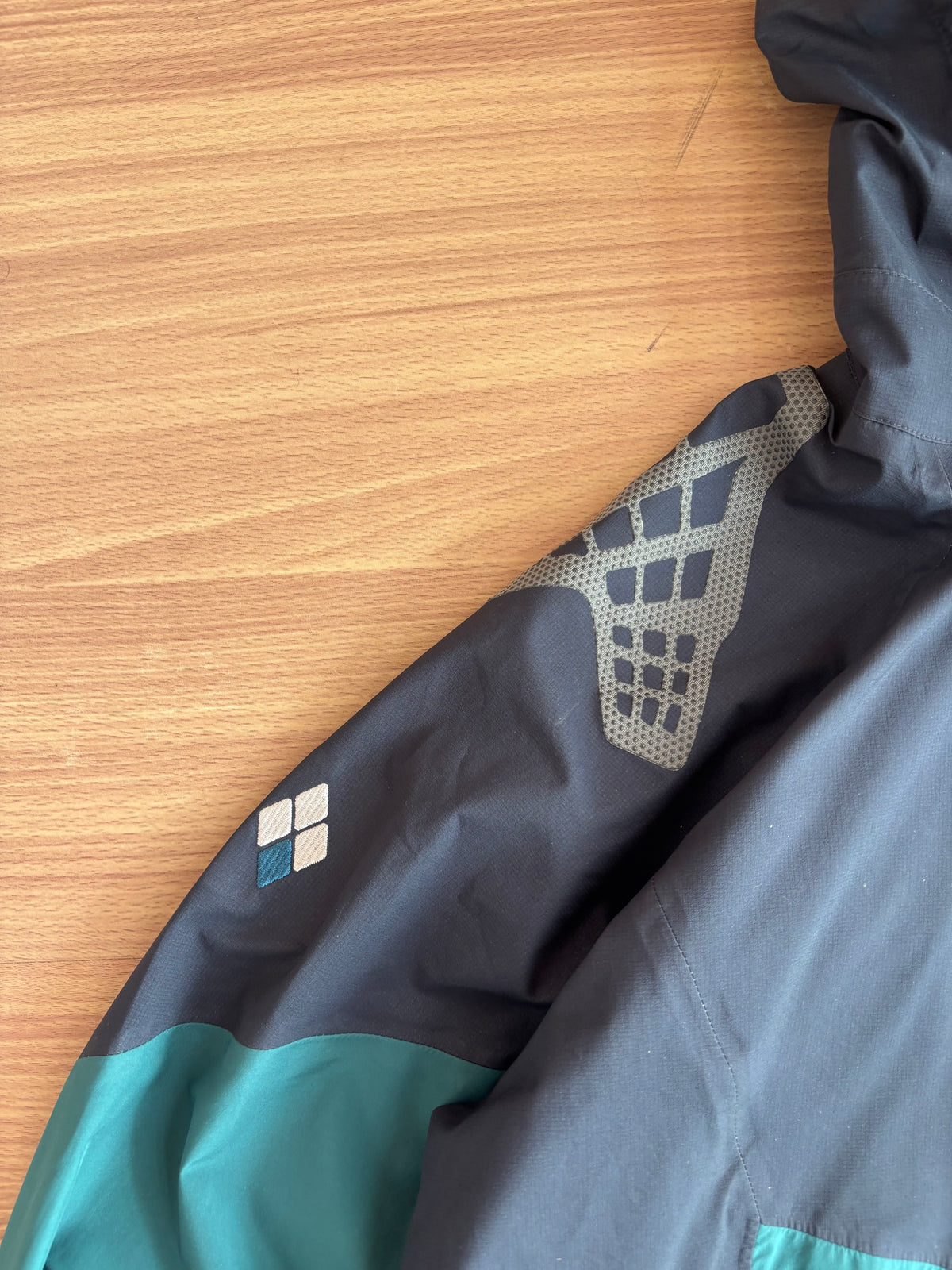 Montbell Zero point goretex shell (M-L)