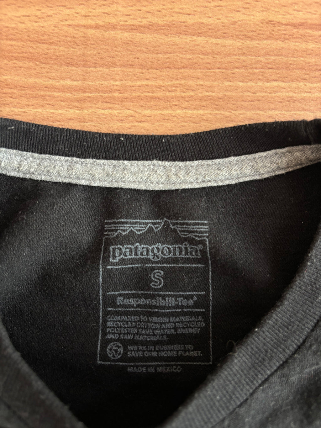 patagonia tee (M)