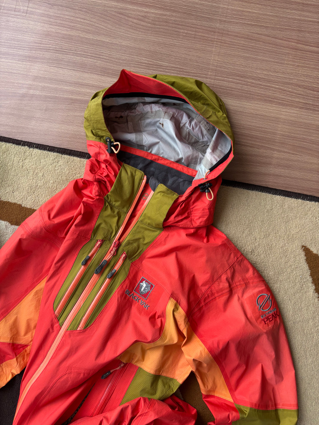 BlackYak windstopper shell (M)