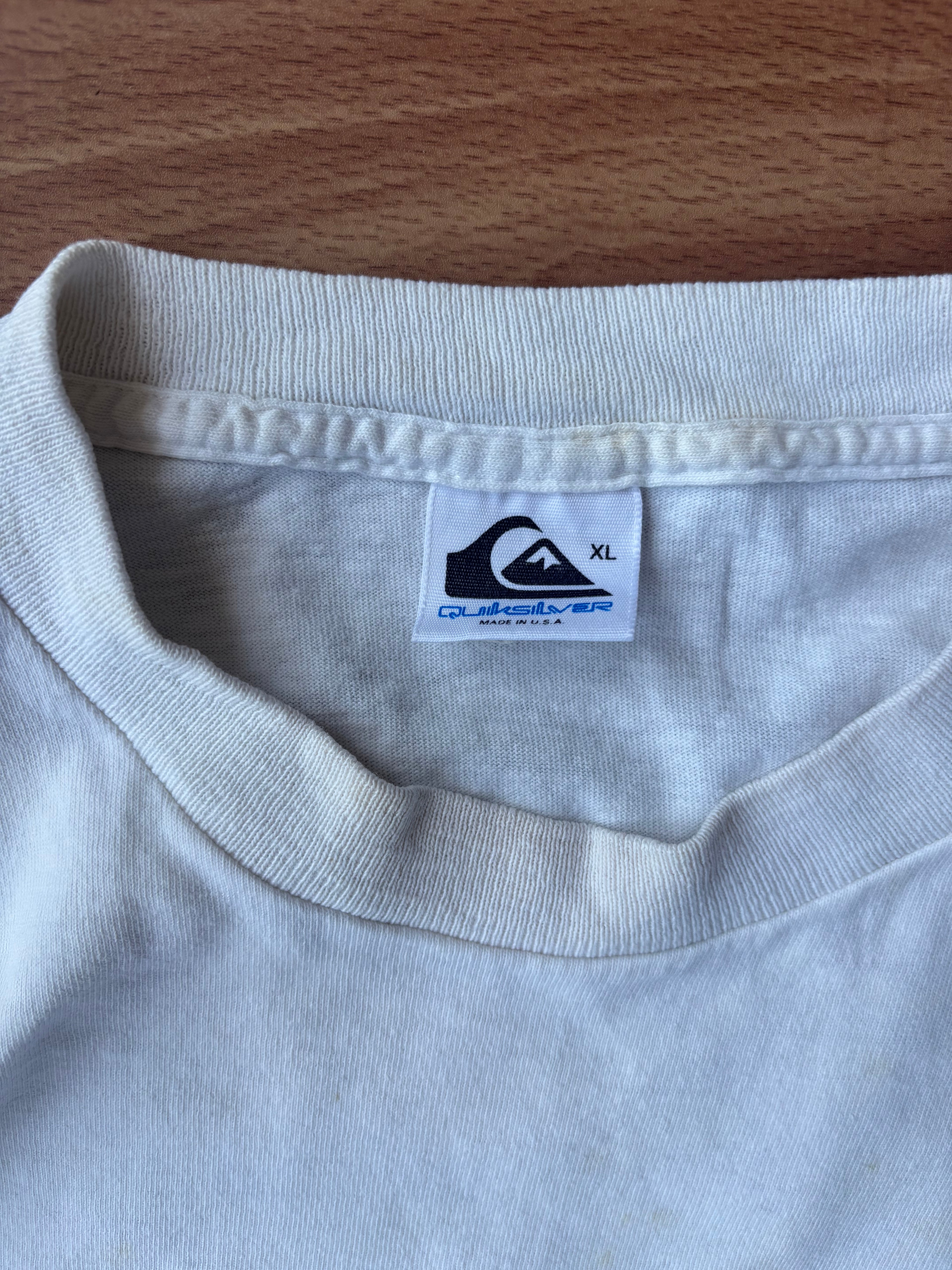 Vintage 90’s Quiksilver tee (L)