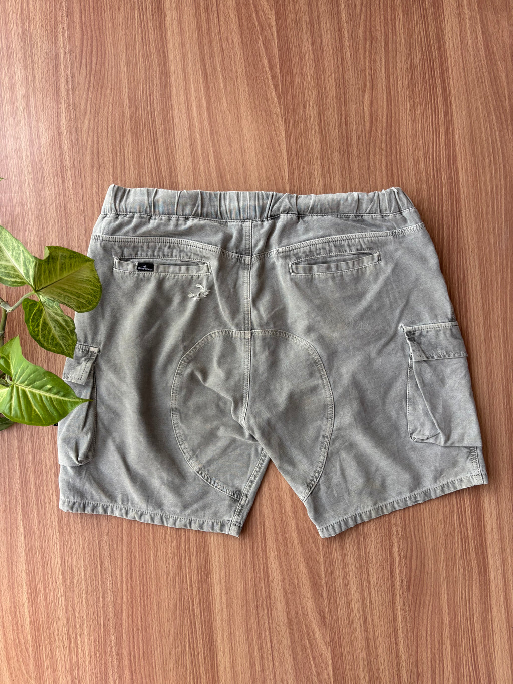 Stone Island cargo shorts (rep)