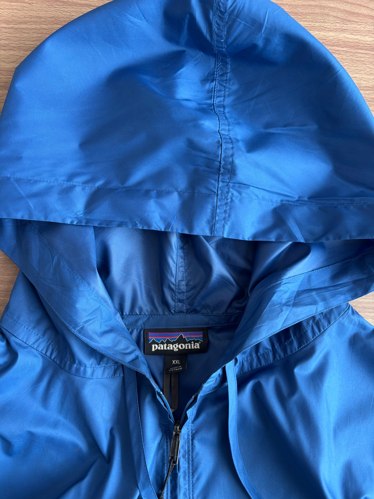 Patagonia packable windbreaker (L-XL)