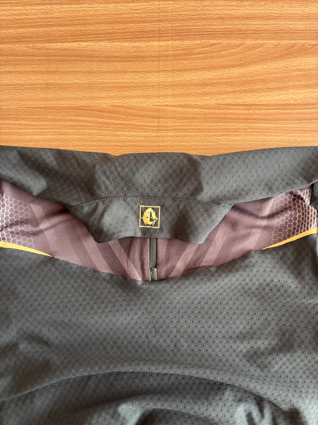 Black yak extreme peak shirt