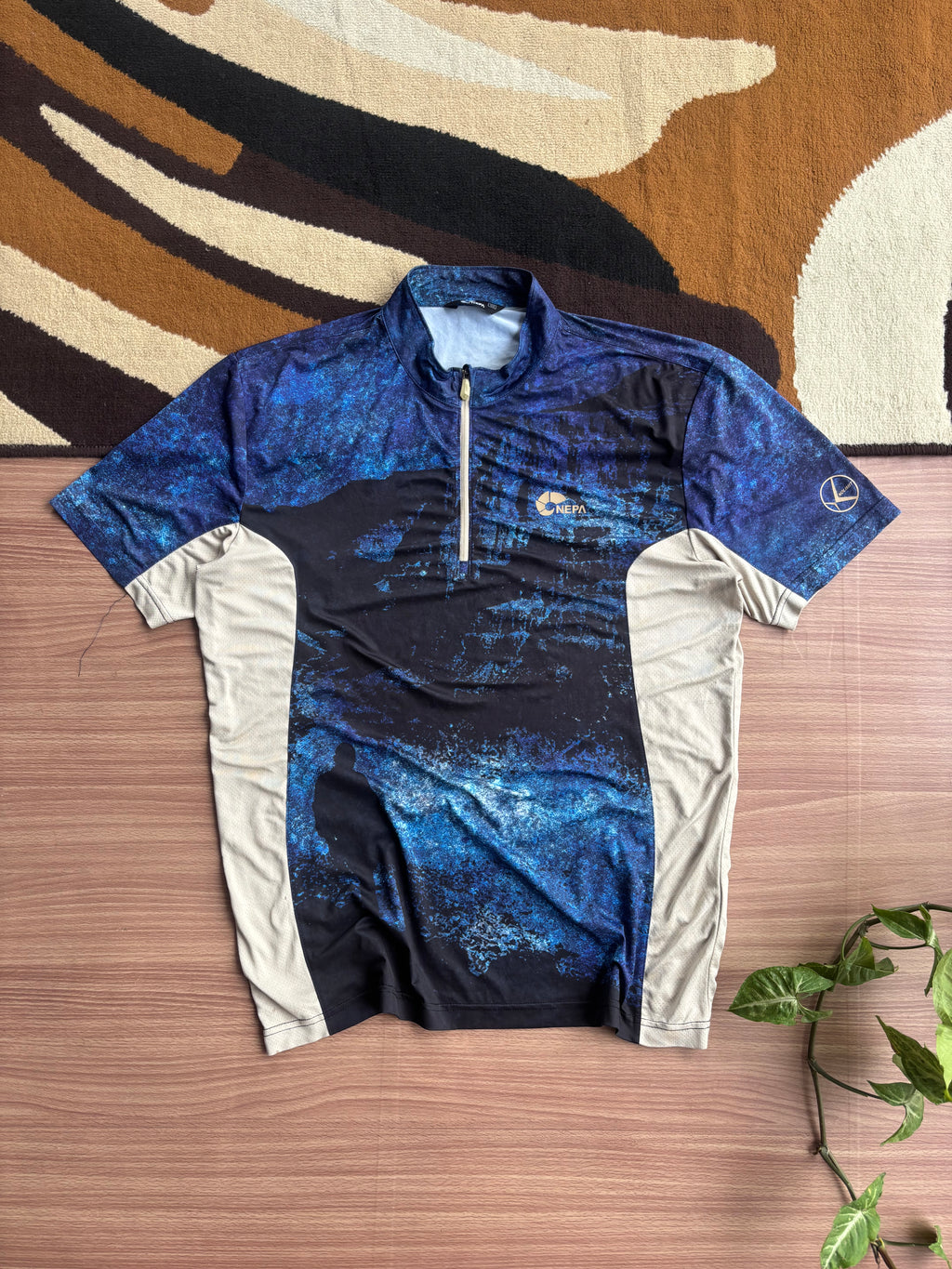 Nepa graphic tee (L)