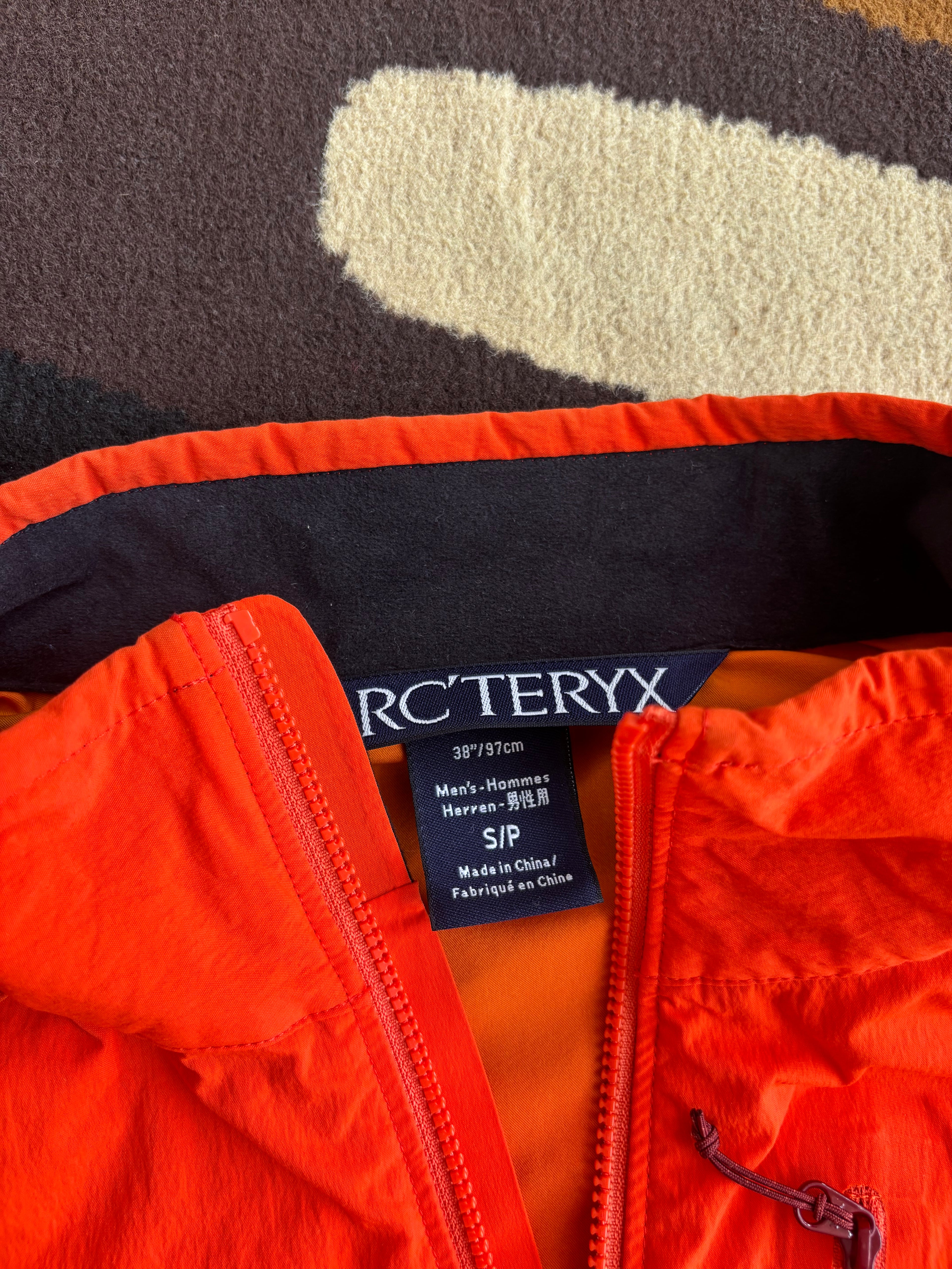 Arcteryx squeamish magma shell (M)
