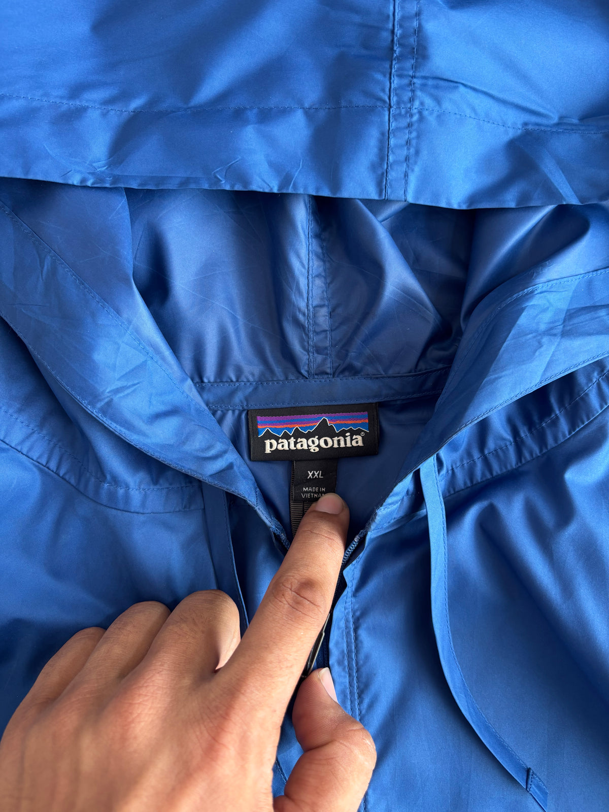 Patagonia packable windbreaker (L-XL)