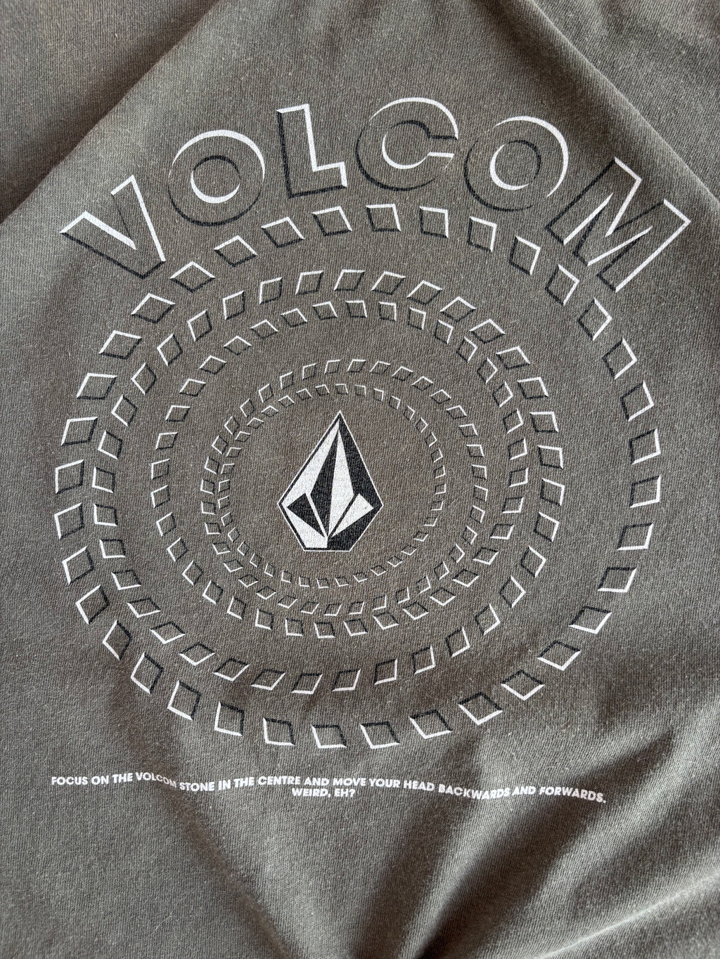 Volcom optical illusion tee (M)
