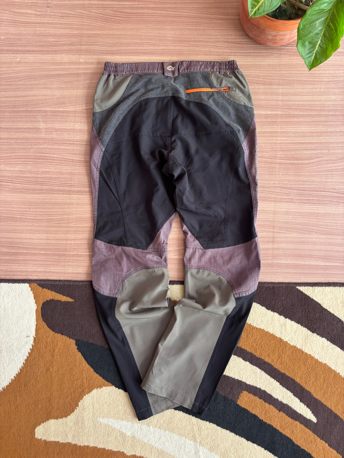 Lowe alpine hiking pants (32)