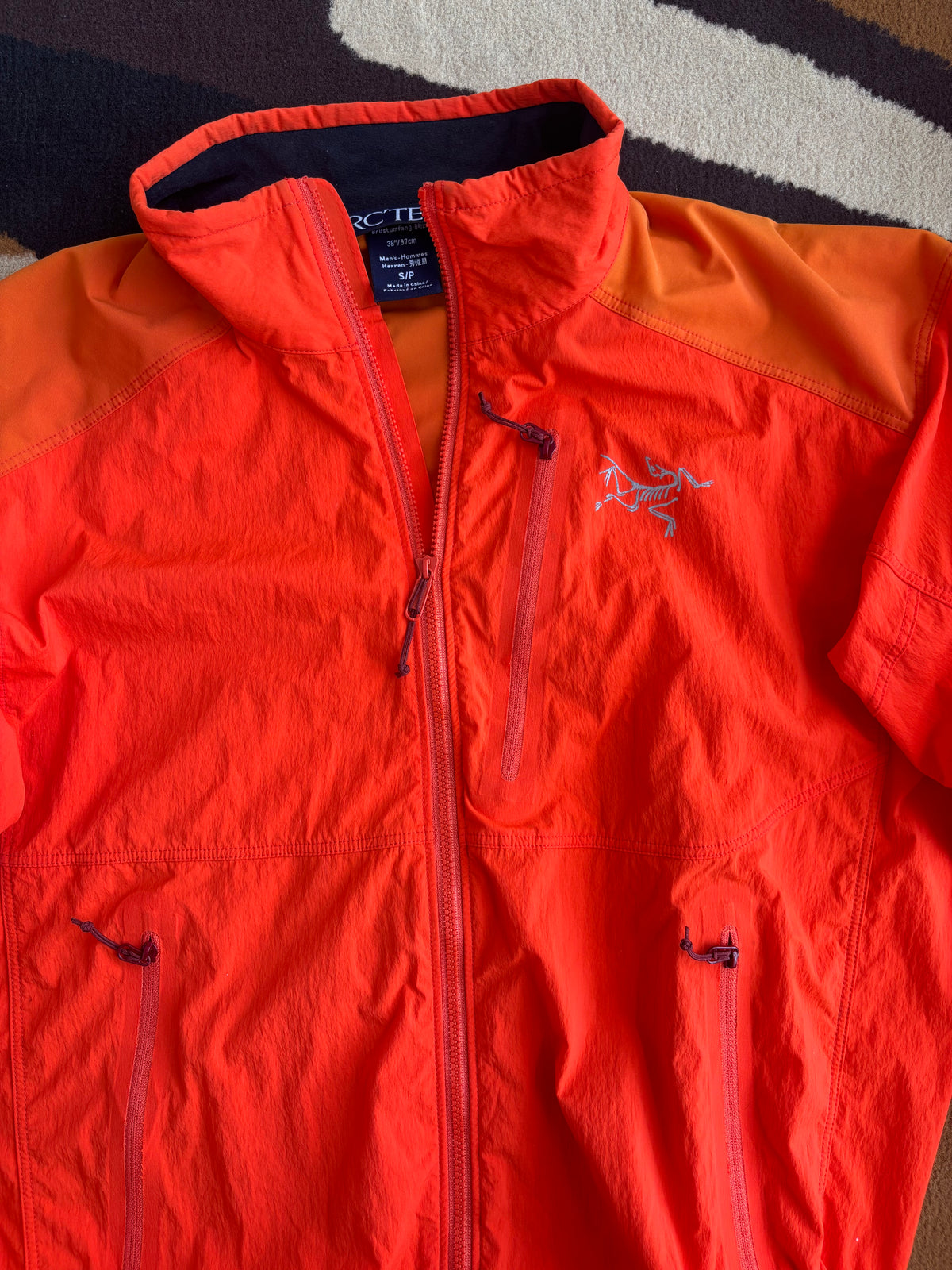 Arcteryx squeamish magma shell (M)
