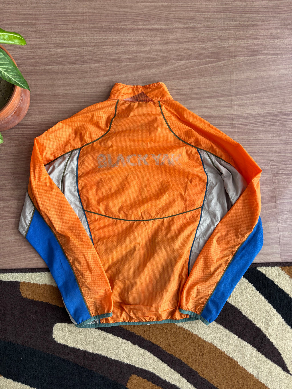 Blackyak extreme peak ultralight shell (S-M)