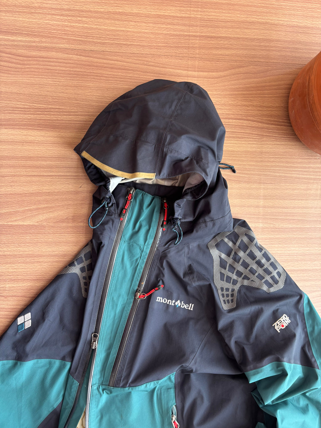 Montbell Zero point goretex shell (M-L)