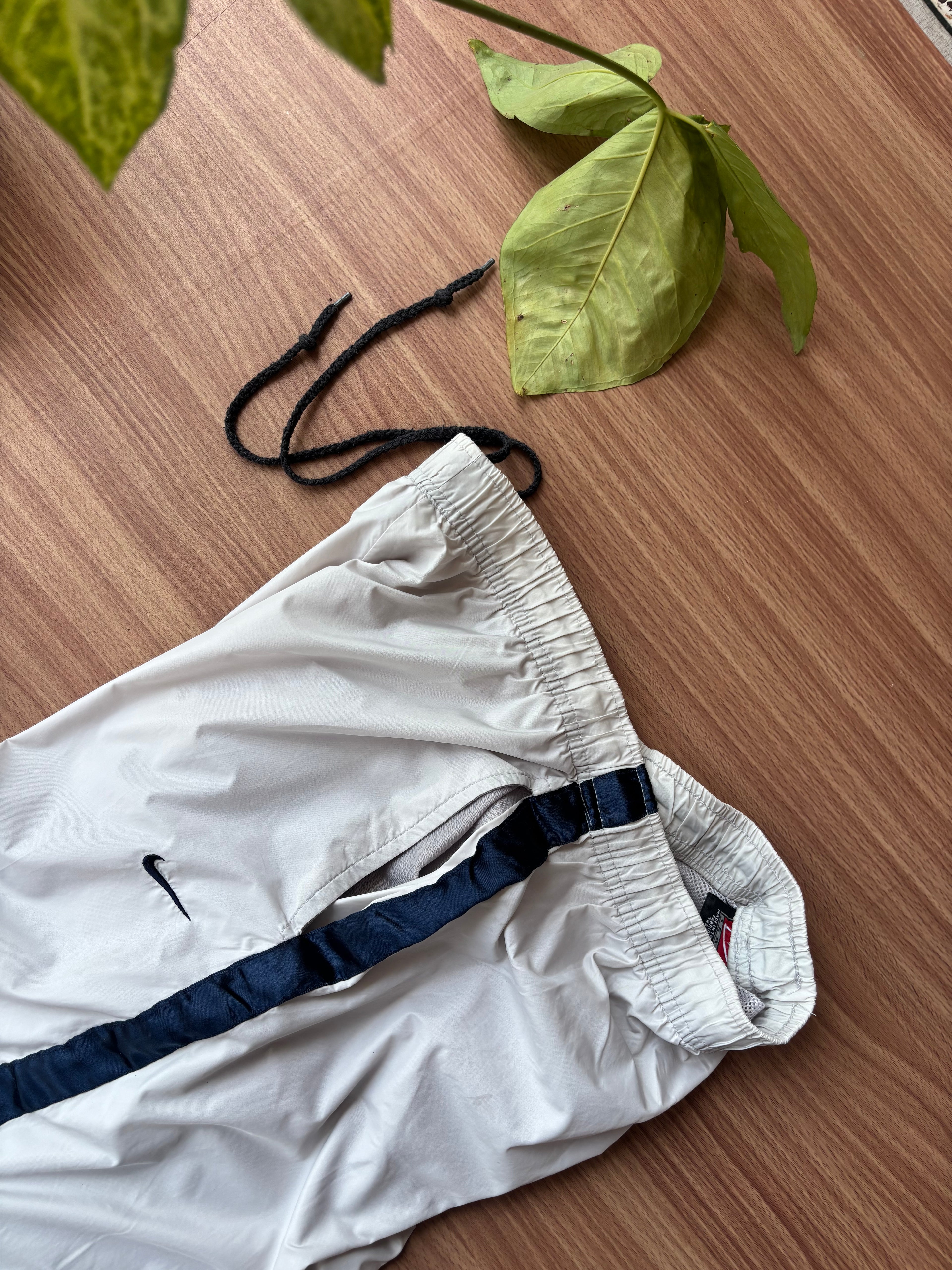 90’s Nike lower