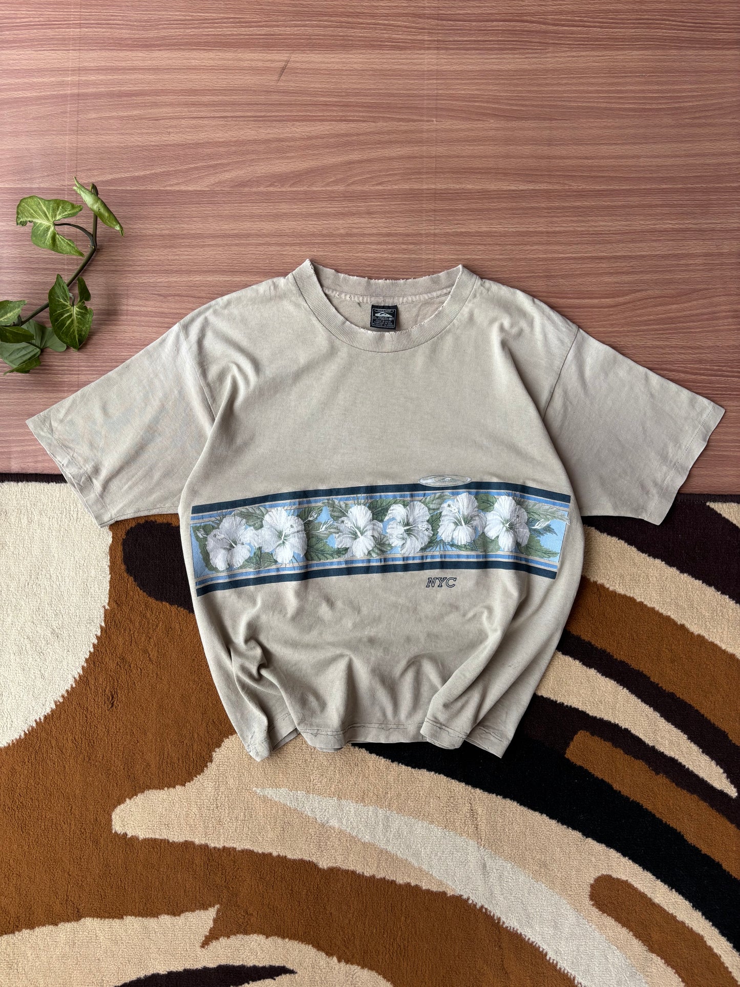 Vintage Quiksilver single stitch cropped tee