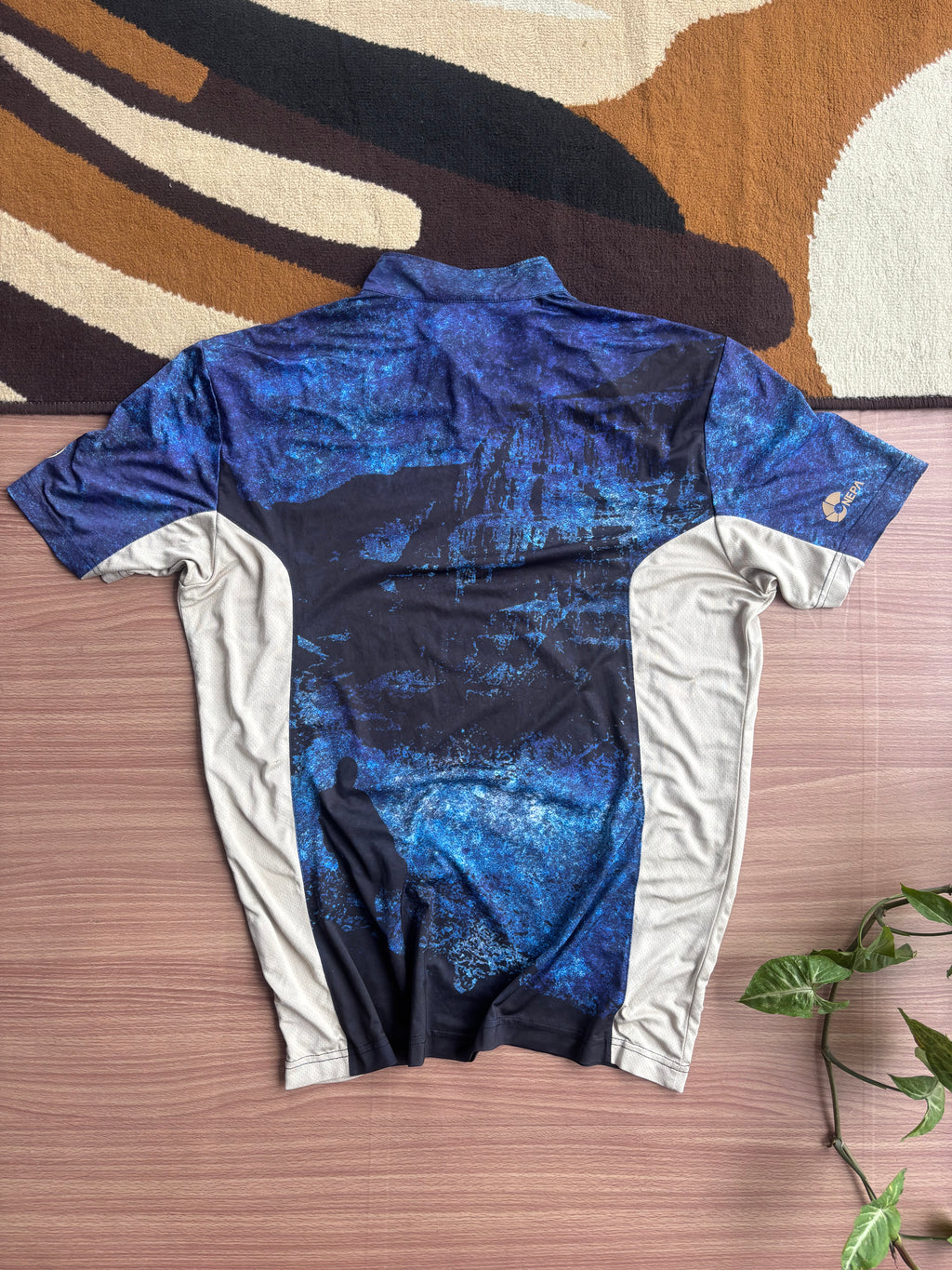 Nepa graphic tee (L)